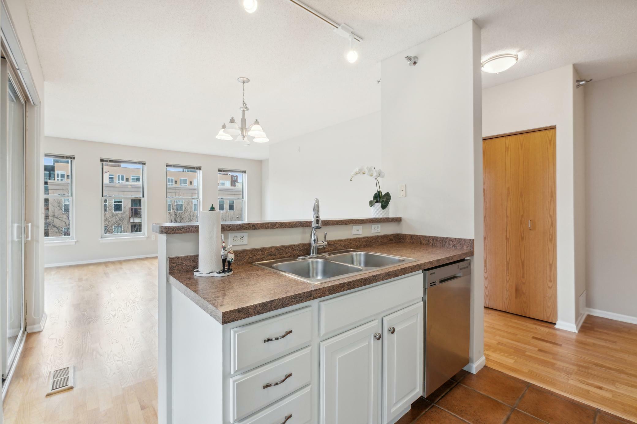 Property Photo:  675 N 1st Street 406  MN 55401 