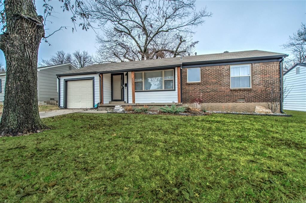 Property Photo: 505 E Kerr Drive OK 73110