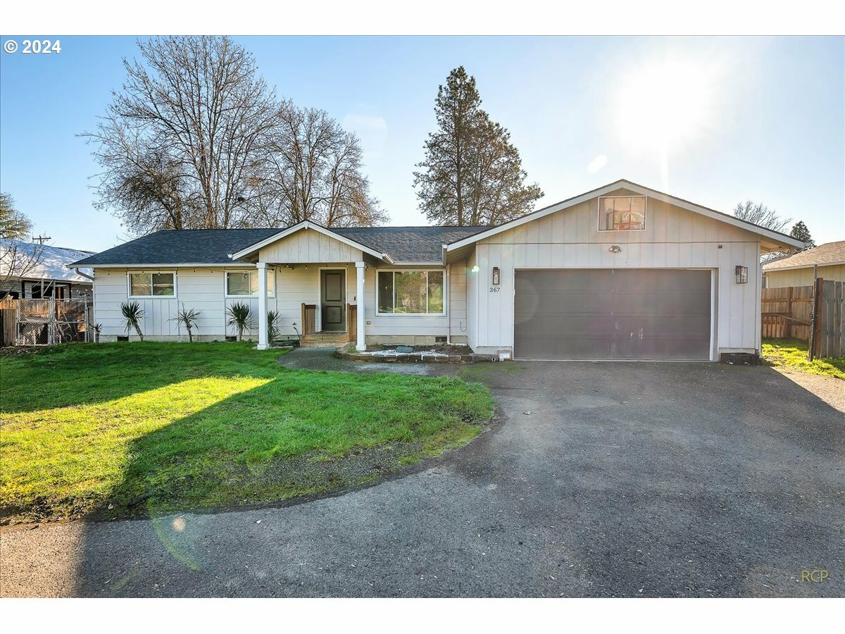 Property Photo:  367 N Vernonia Rd N  OR 97051 