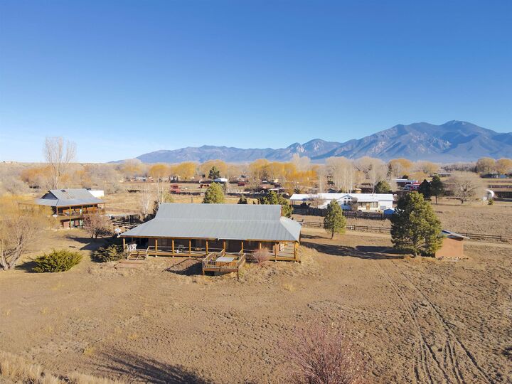 Property Photo:  1017 La Vega Lane  NM 87571 