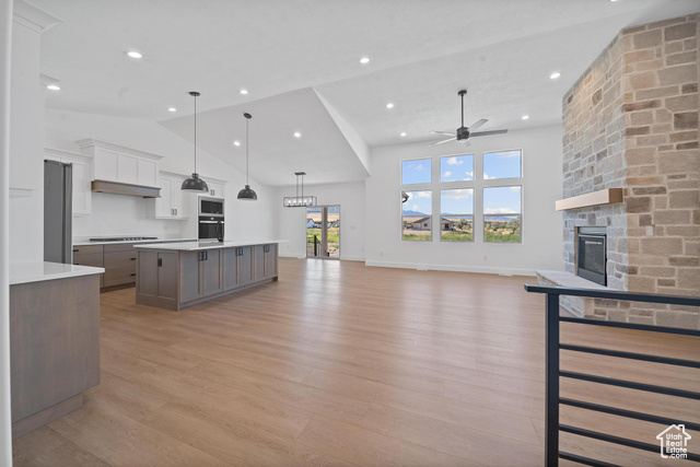 Property Photo: 1436 E Parker Ln 426 UT 84074