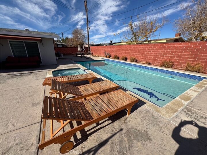 Property Photo: 1571 E Avenue Q12 CA 93550