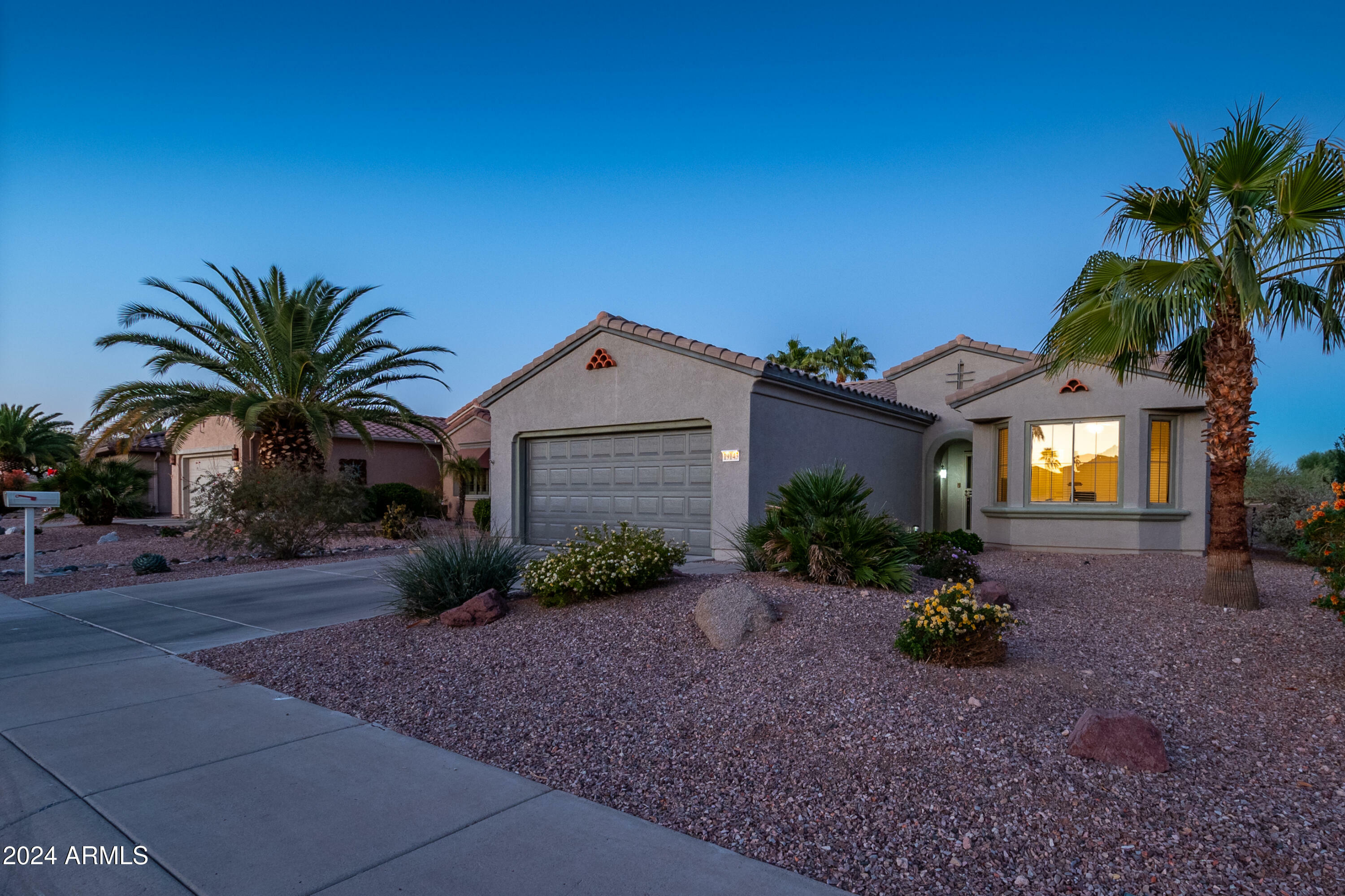 Property Photo:  19143 N Casa Blanca Way  AZ 85387 