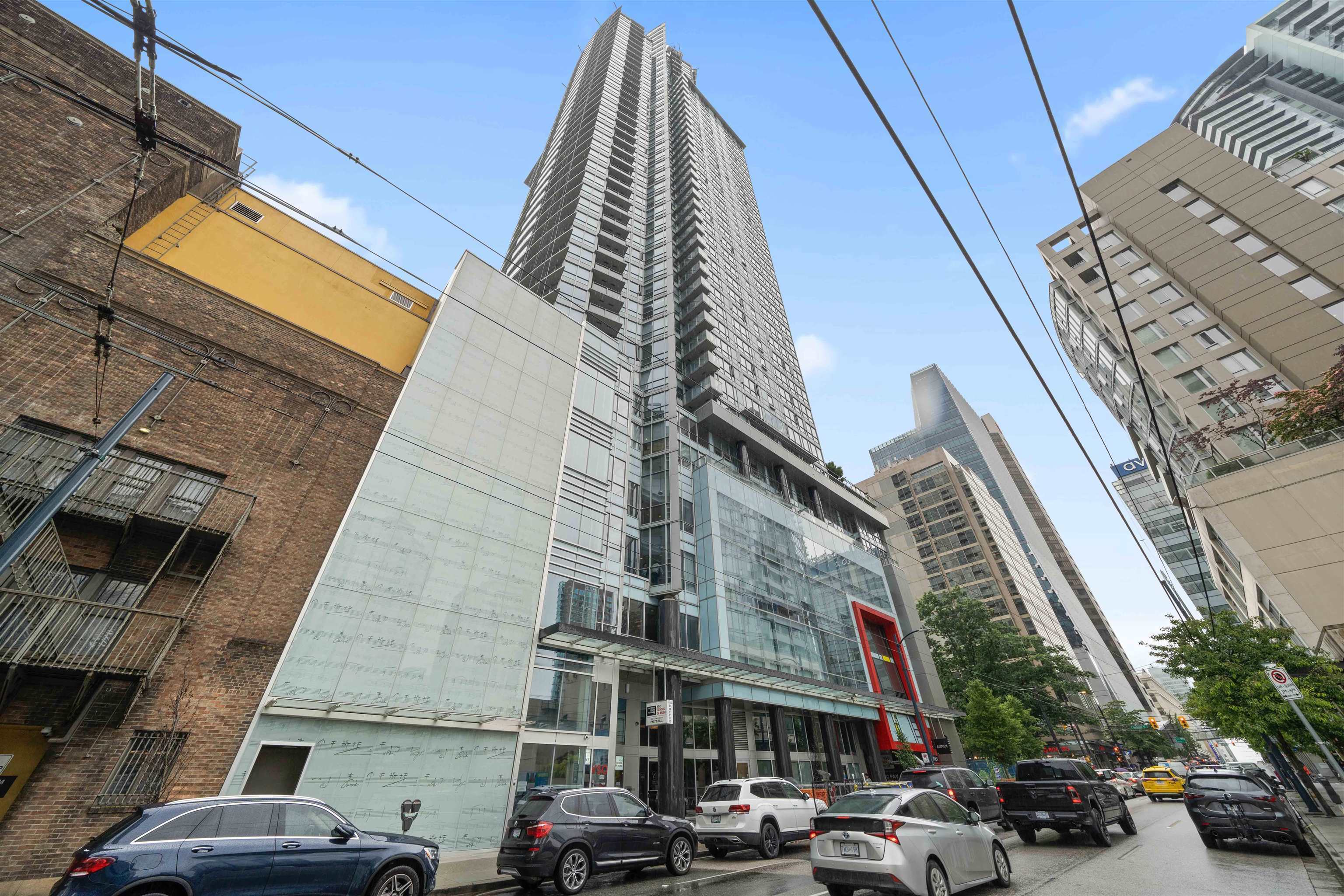 Property Photo:  833 Seymour Street 1908  BC V6B 5G1 