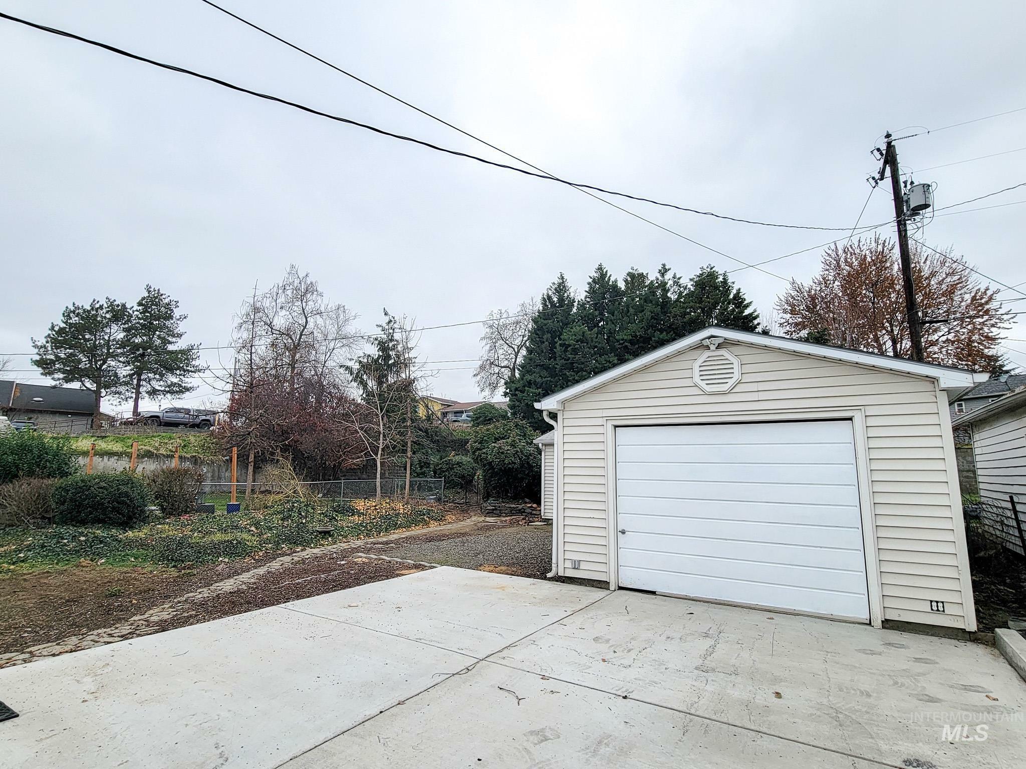 Property Photo:  1544 5th Street  WA 99403 