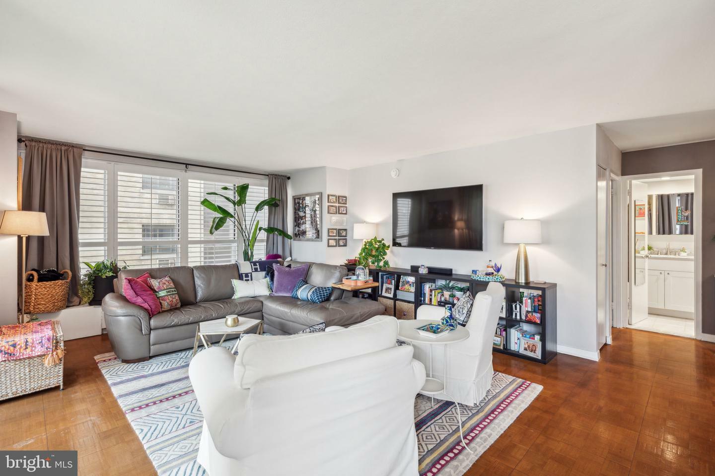 Property Photo:  224 W Rittenhouse Square 30 816  PA 19103 