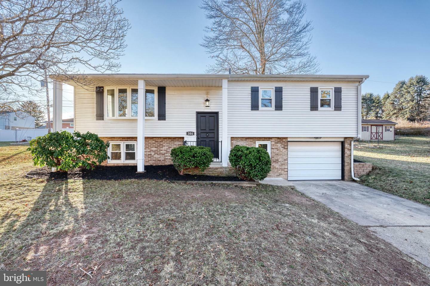 Property Photo:  304 Sunset Drive  PA 17070 