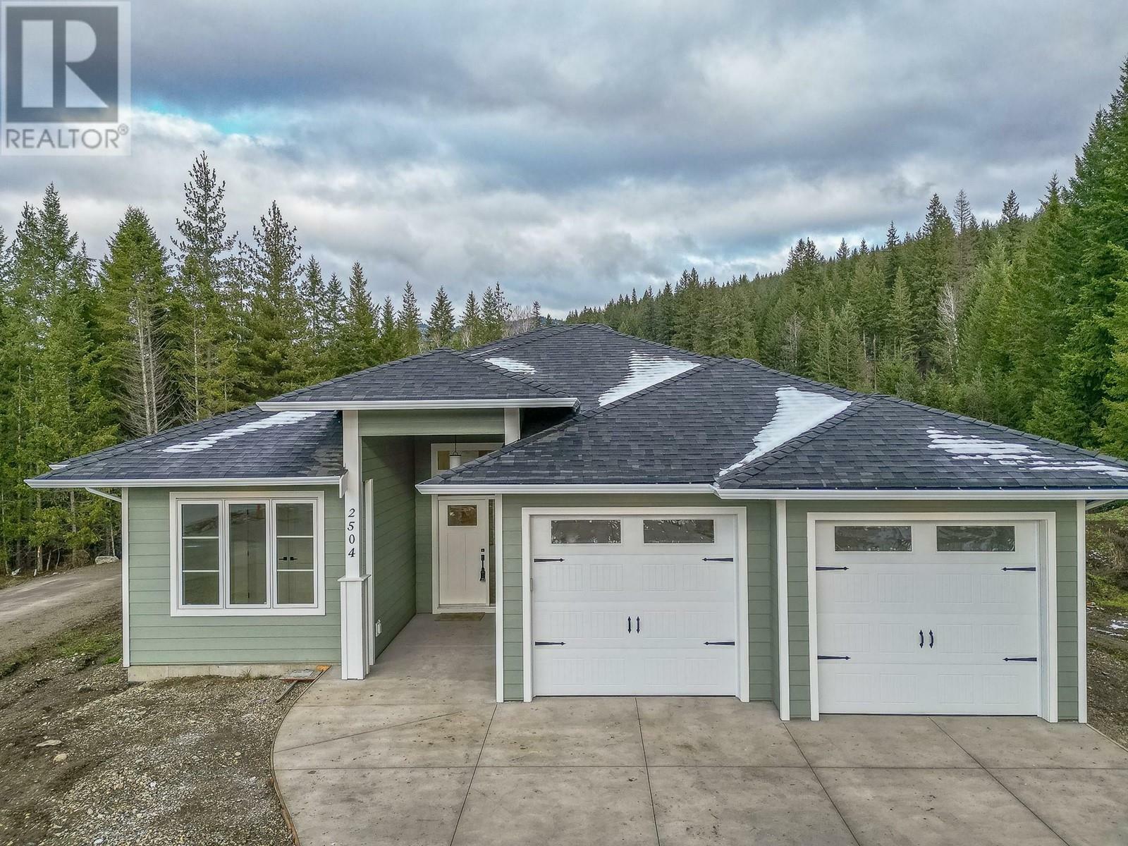 Property Photo:  2504 Fox Glen Way  BC V0E 1H0 