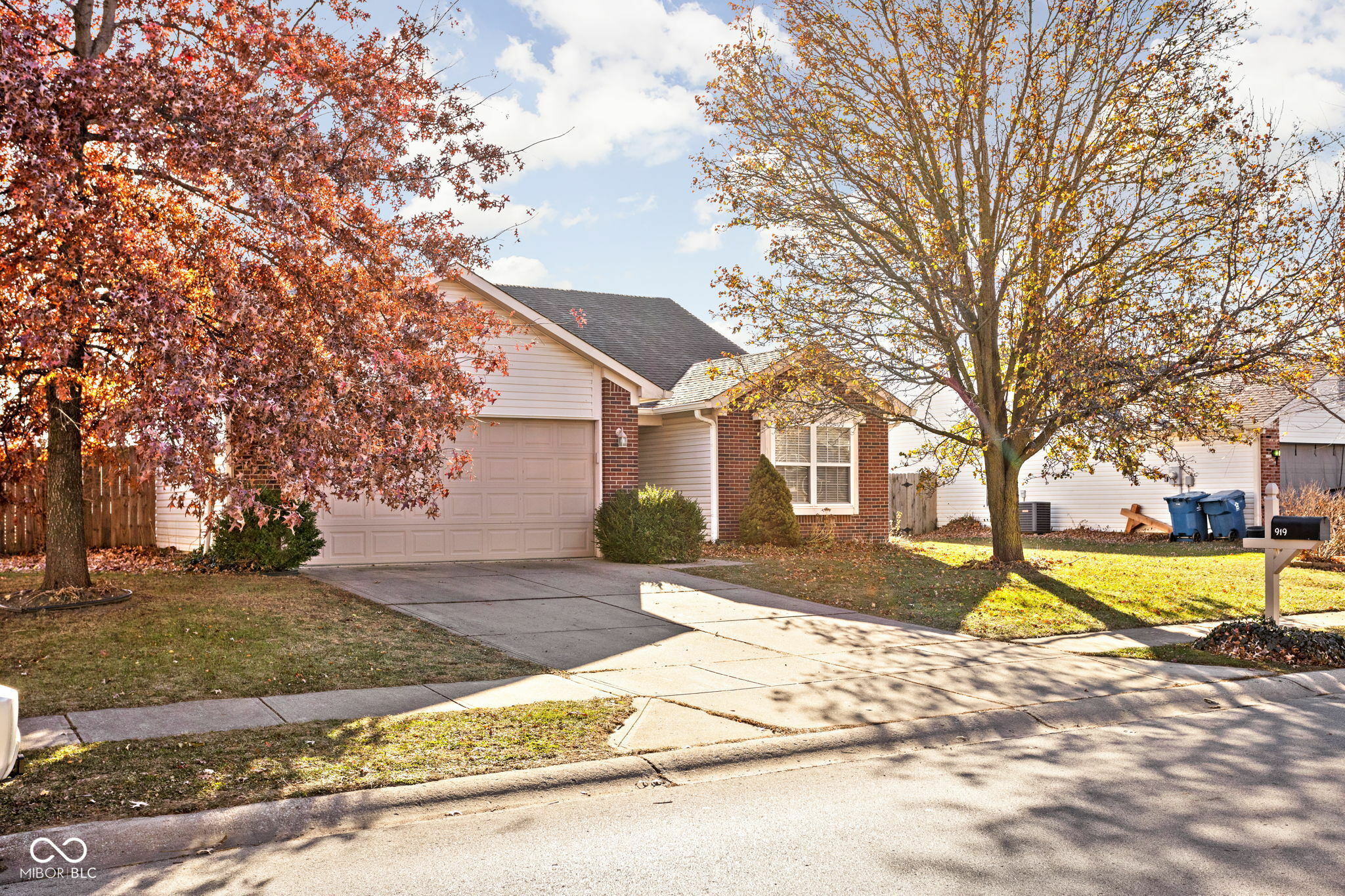 Property Photo:  919 Comb Run Lane  IN 46123 