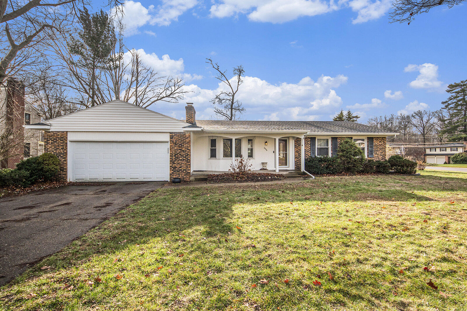 Property Photo:  2606 Wedgewood Court SW  MI 49519 