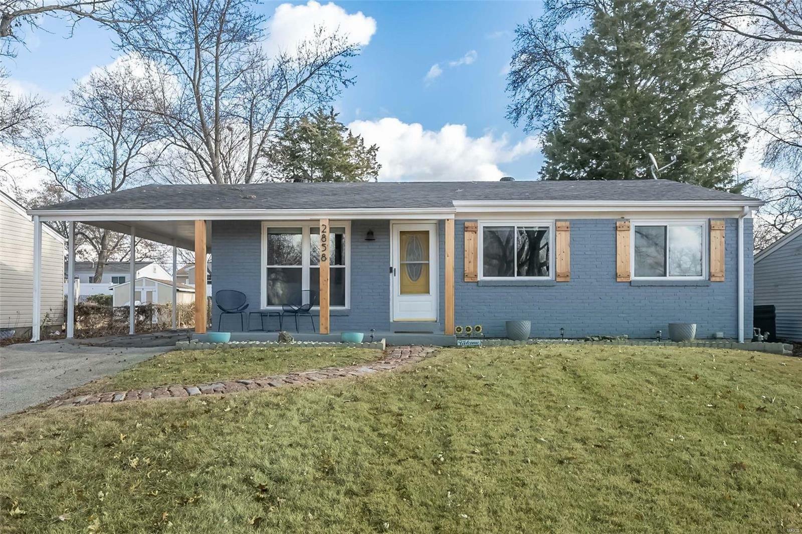 Property Photo:  2858 Foxwood Drive  MO 63043 