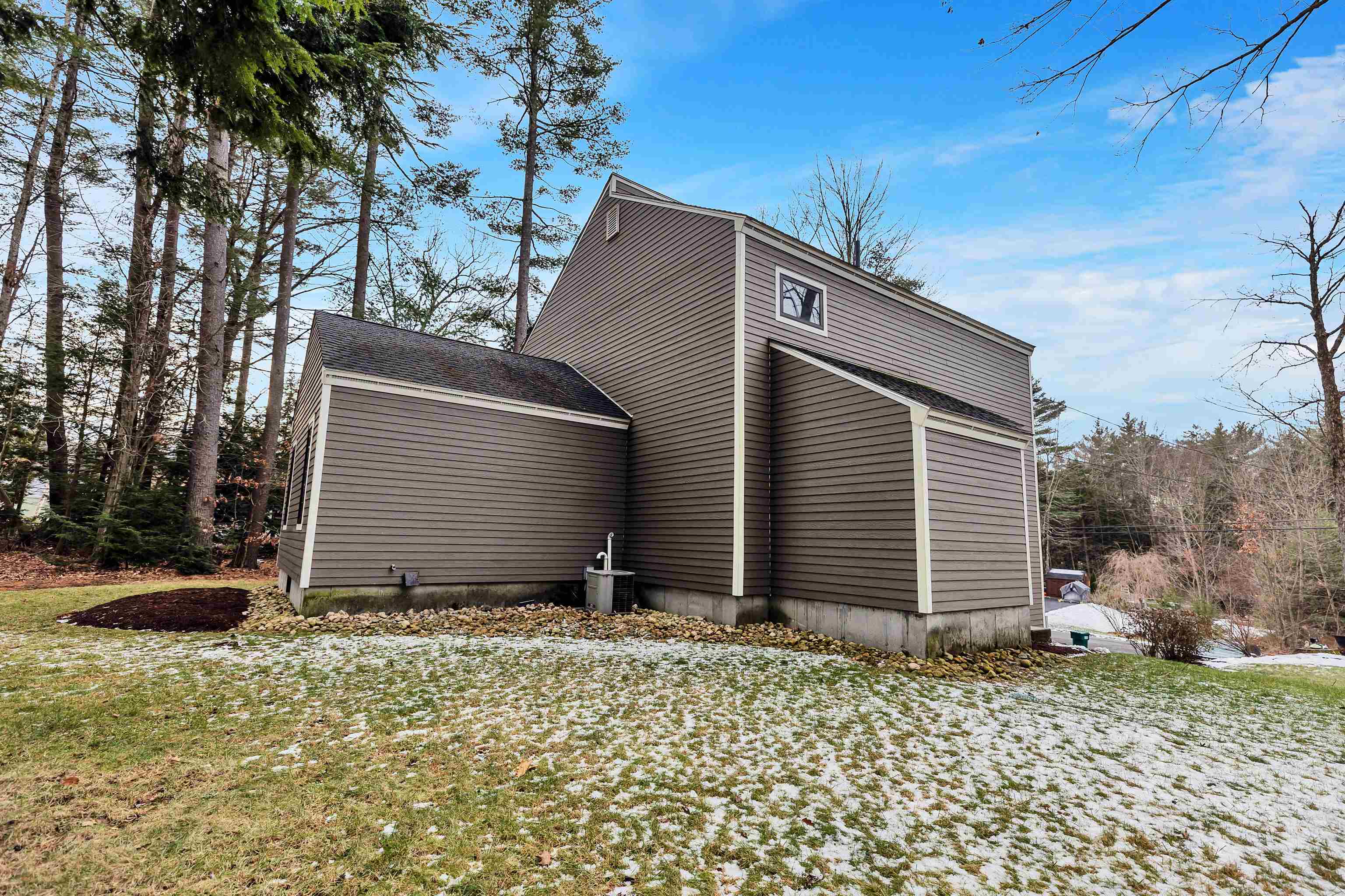 Property Photo:  36 Boxwood Circle  NH 03055 