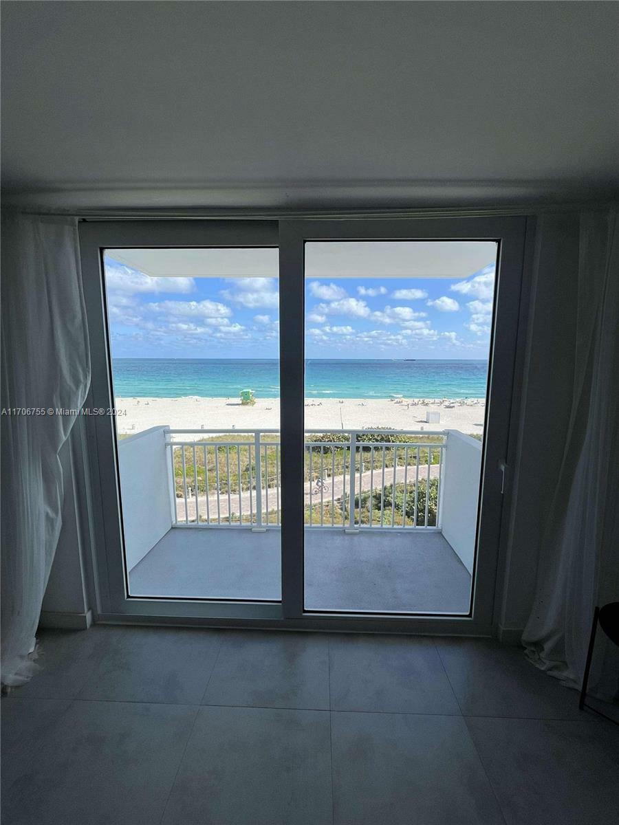 Property Photo:  345 Ocean Dr 616  FL 33139 