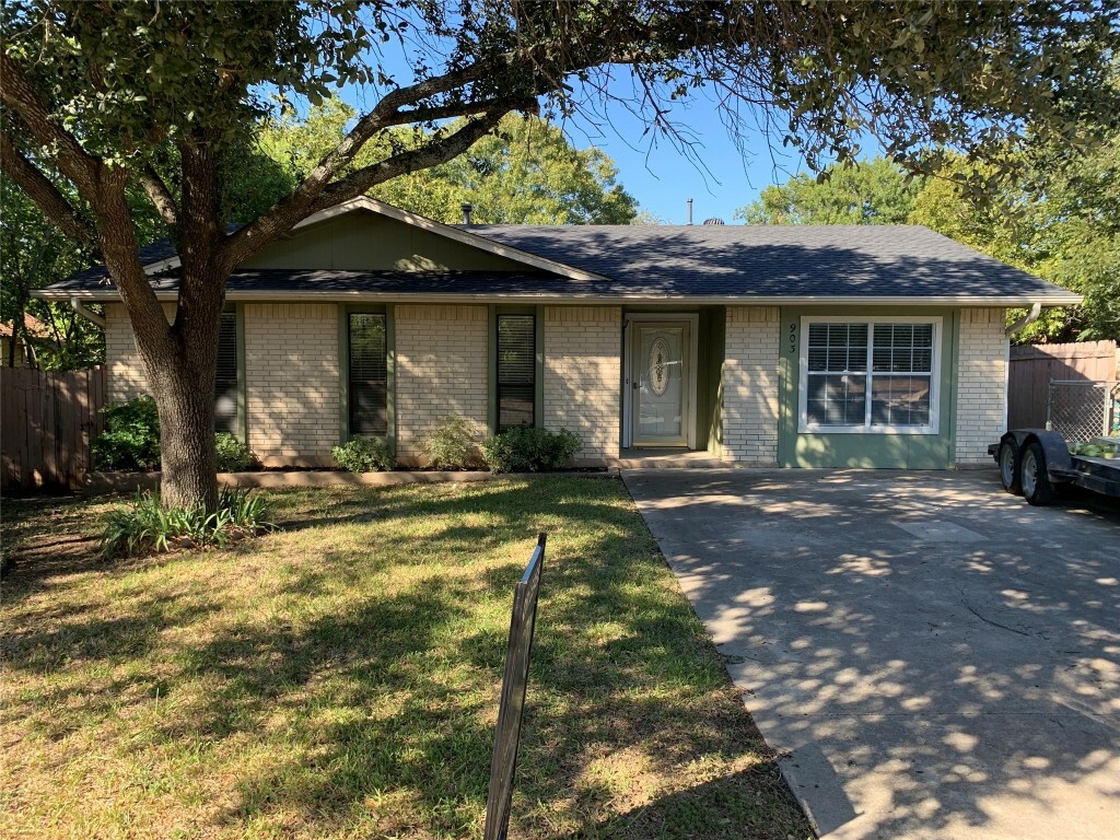 Property Photo:  903 W 10th Street  TX 78626 