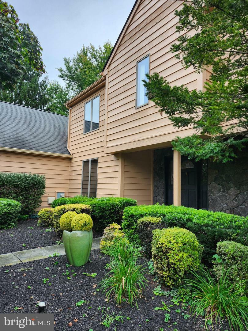 Property Photo:  1104 Graychal Lane  PA 19348 