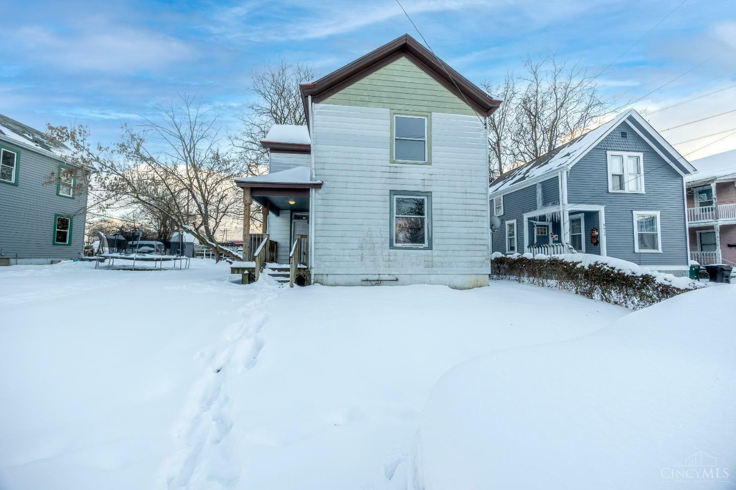 Property Photo:  5614 Abbottsford Avenue  OH 45212 