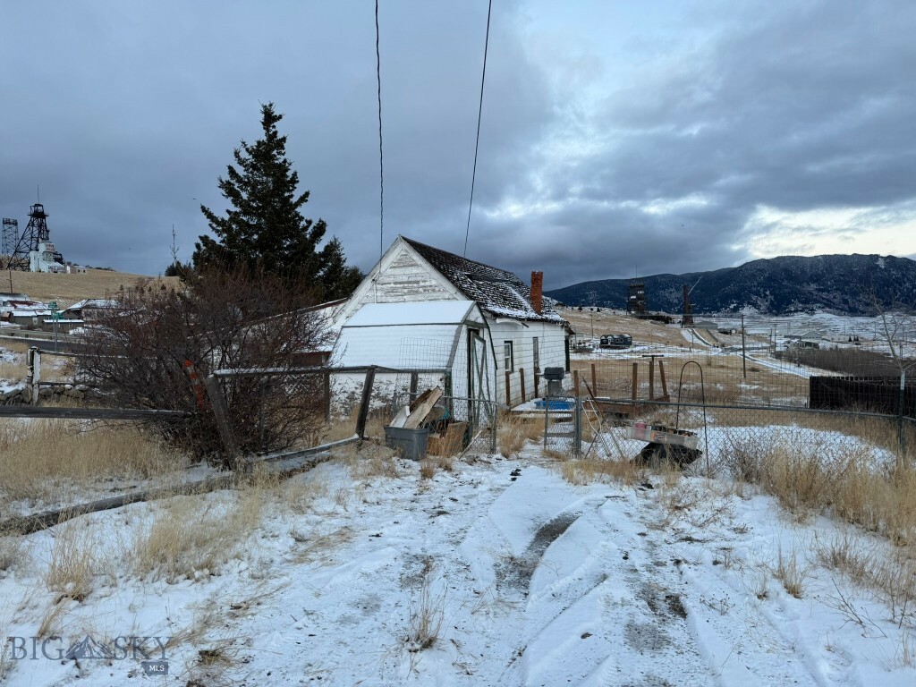 Property Photo:  729 N Main  MT 59701 