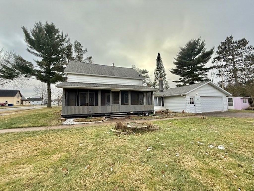 Property Photo:  822 Chippewa St  WI 54452 