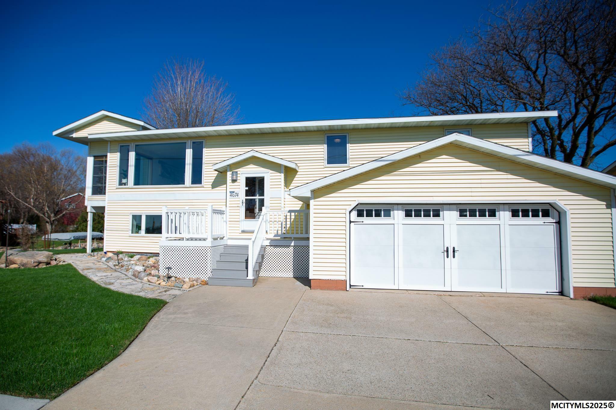 Property Photo: 4674 N Shore Dr IA 50428