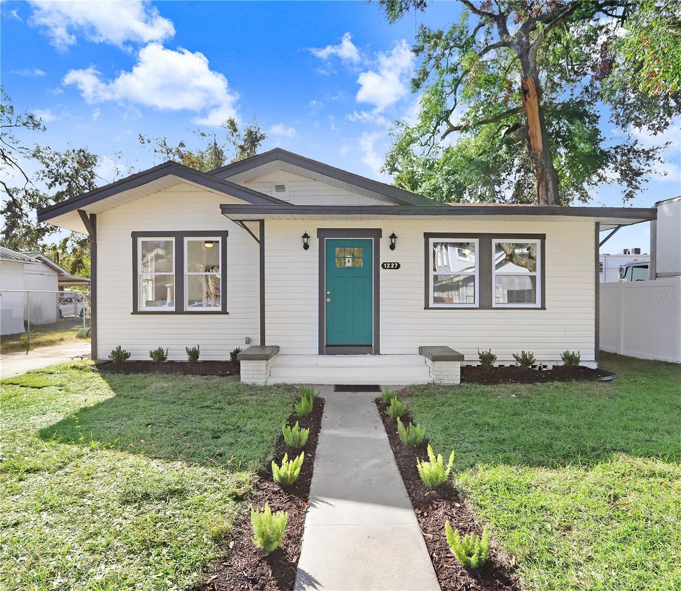Property Photo:  1227 E Mohawk Avenue  FL 33604 