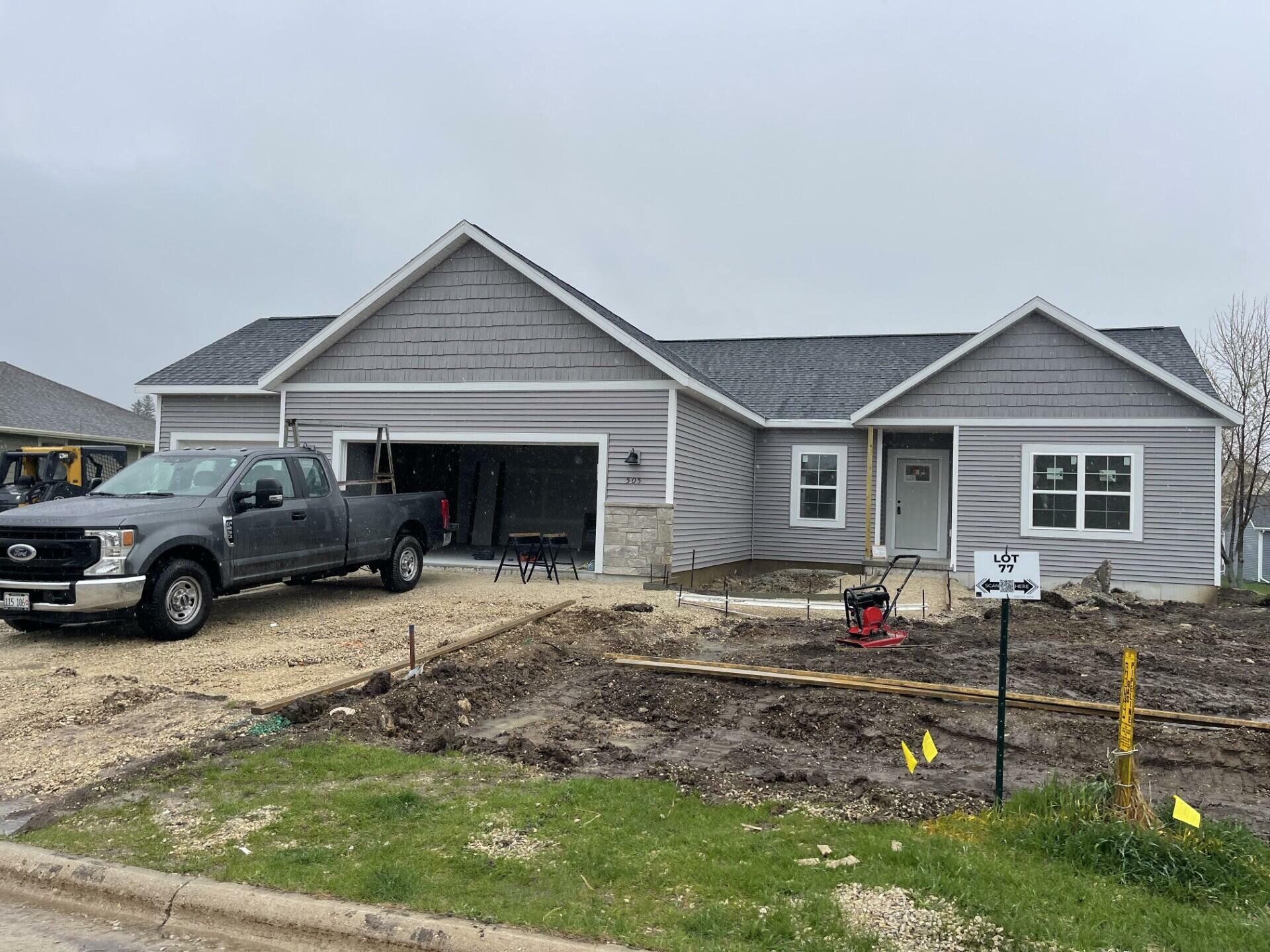 Property Photo: 505 Sycamore Pl WI 53091
