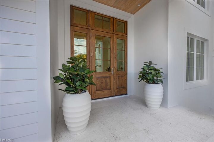 Property Photo: 3295 Gordon Dr FL 34102
