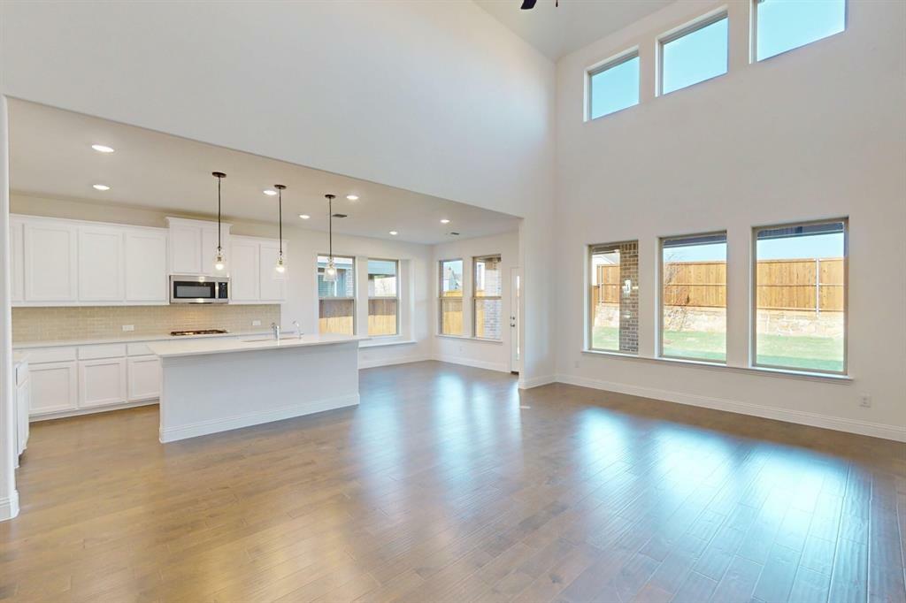 Property Photo: 6813 Tadpole Trail TX 75071