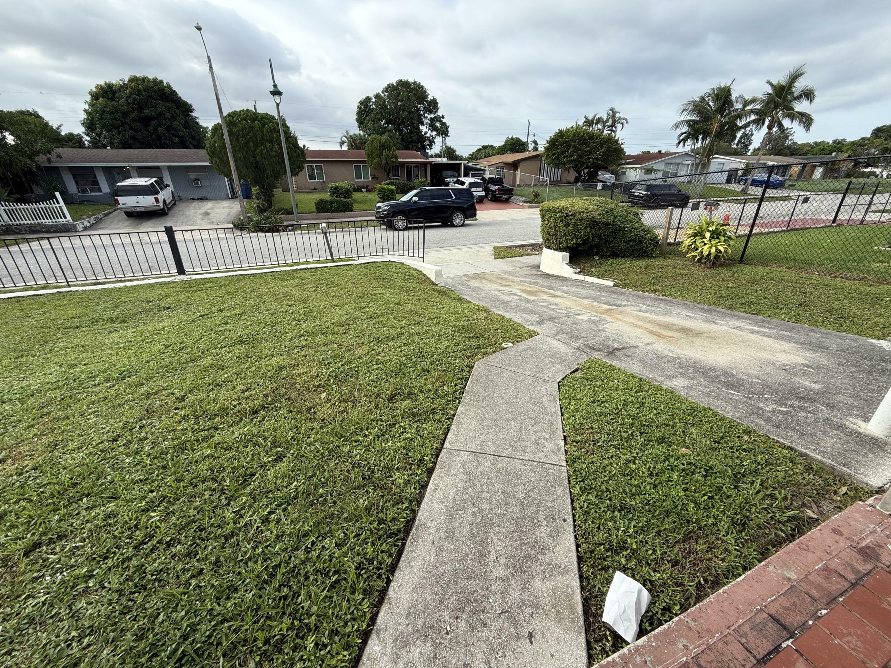 Property Photo:  1520 W 11th Street  FL 33404 