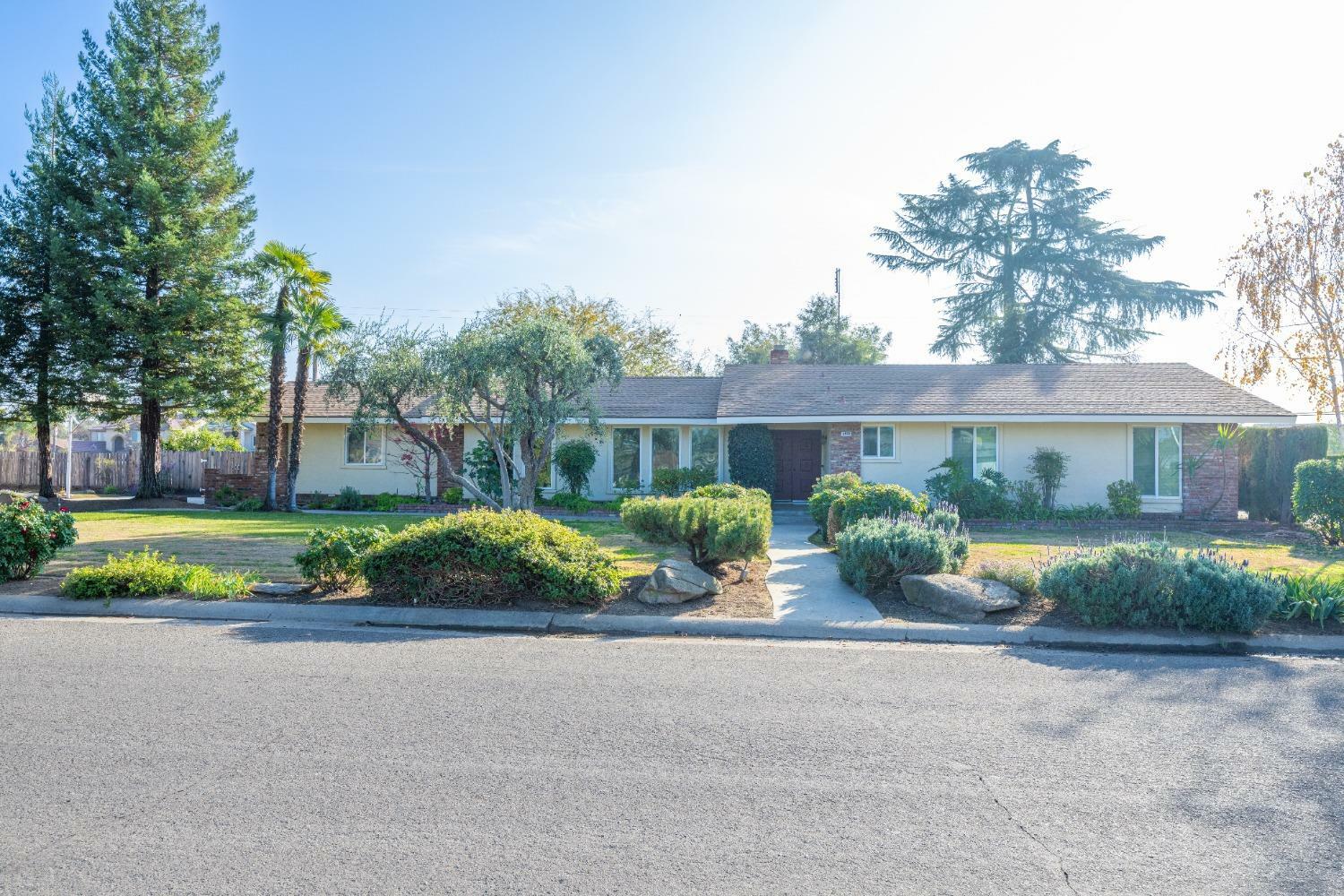 Property Photo:  5962 E Dwight Way  CA 93727 