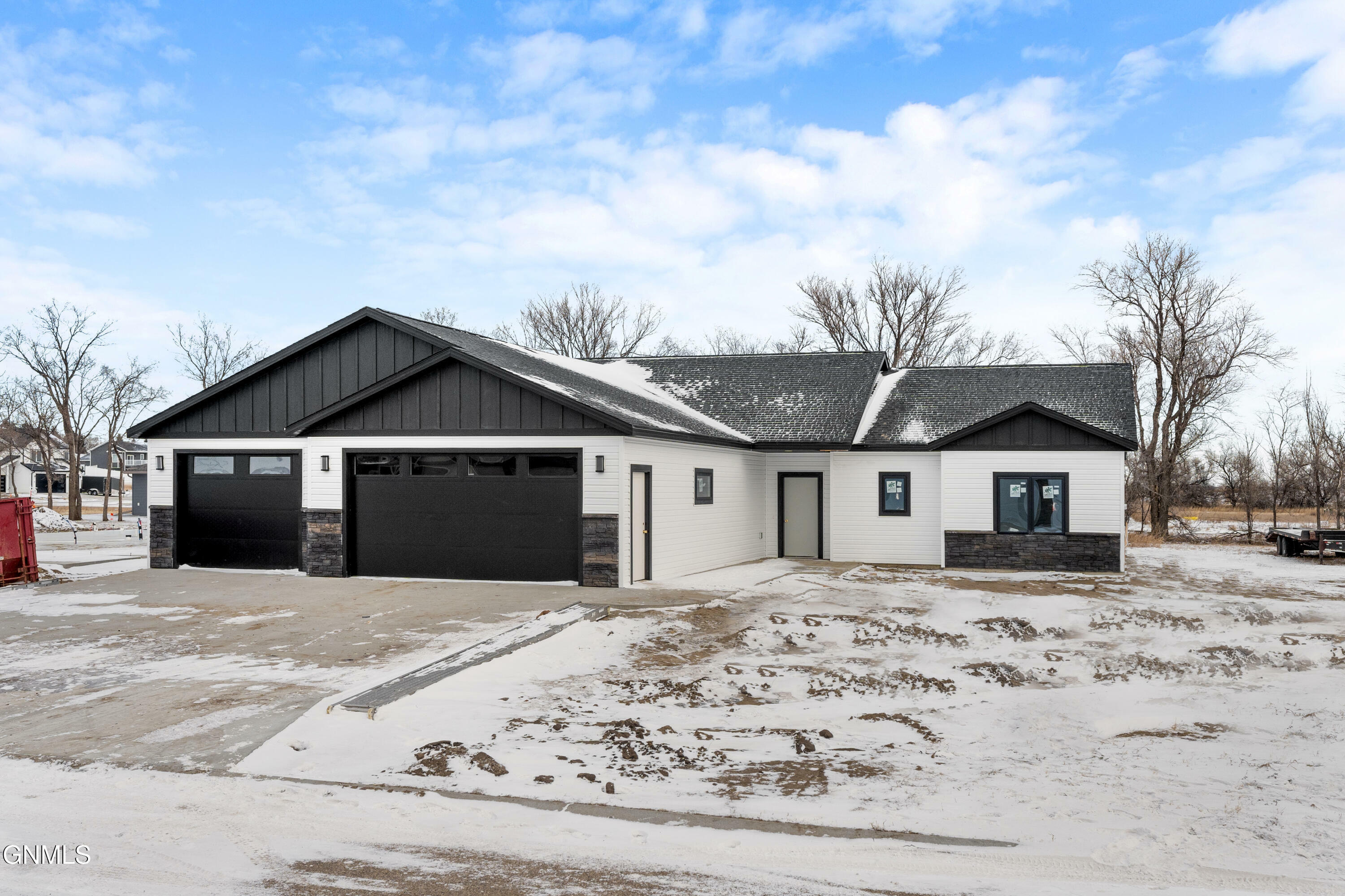 Property Photo:  515 Mehrer Drive  ND 58504 