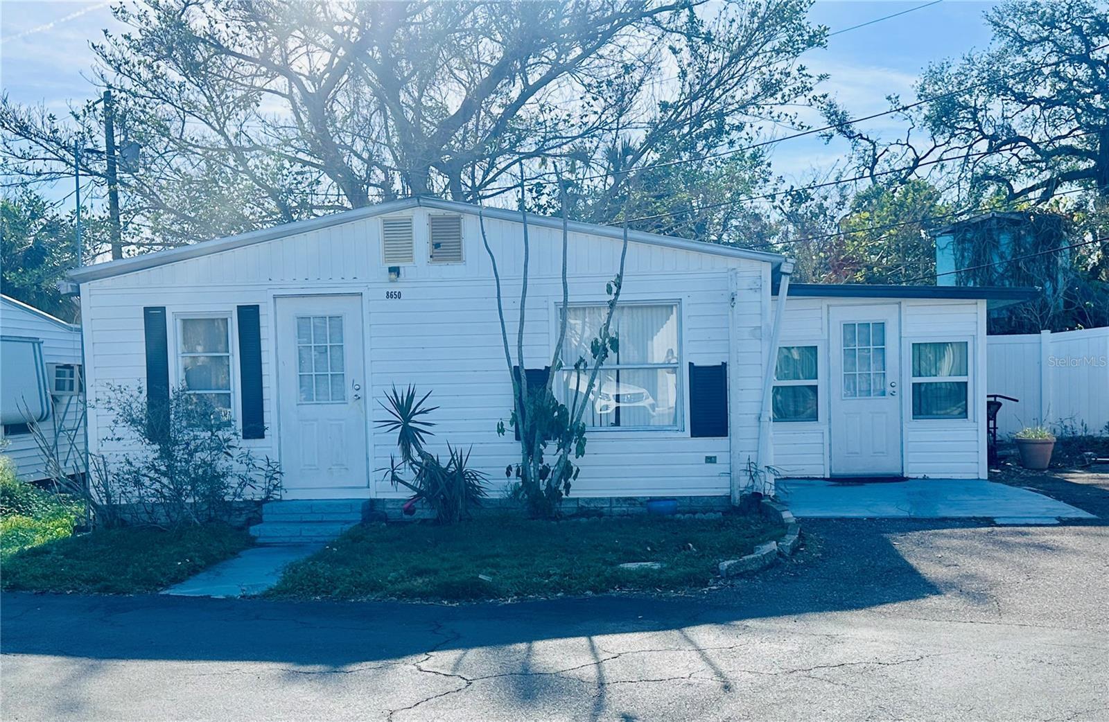 Property Photo: 8650 42nd Place N 16 FL 33709