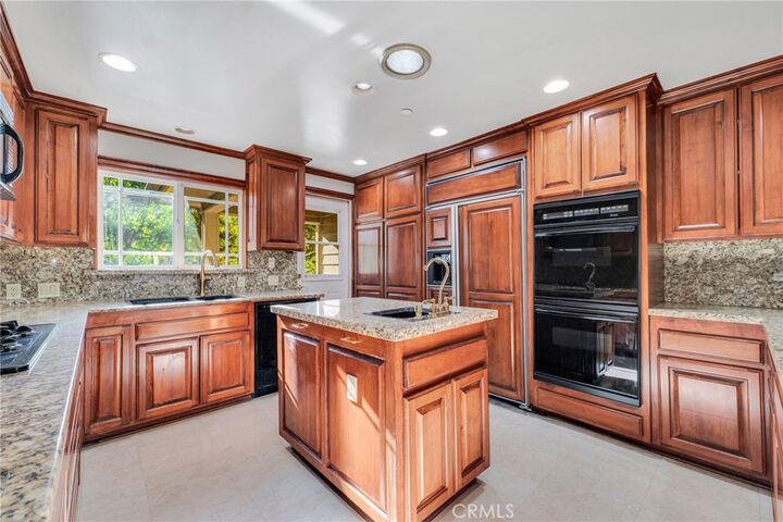 Property Photo:  2900 Sycamore Avenue  CA 91214 