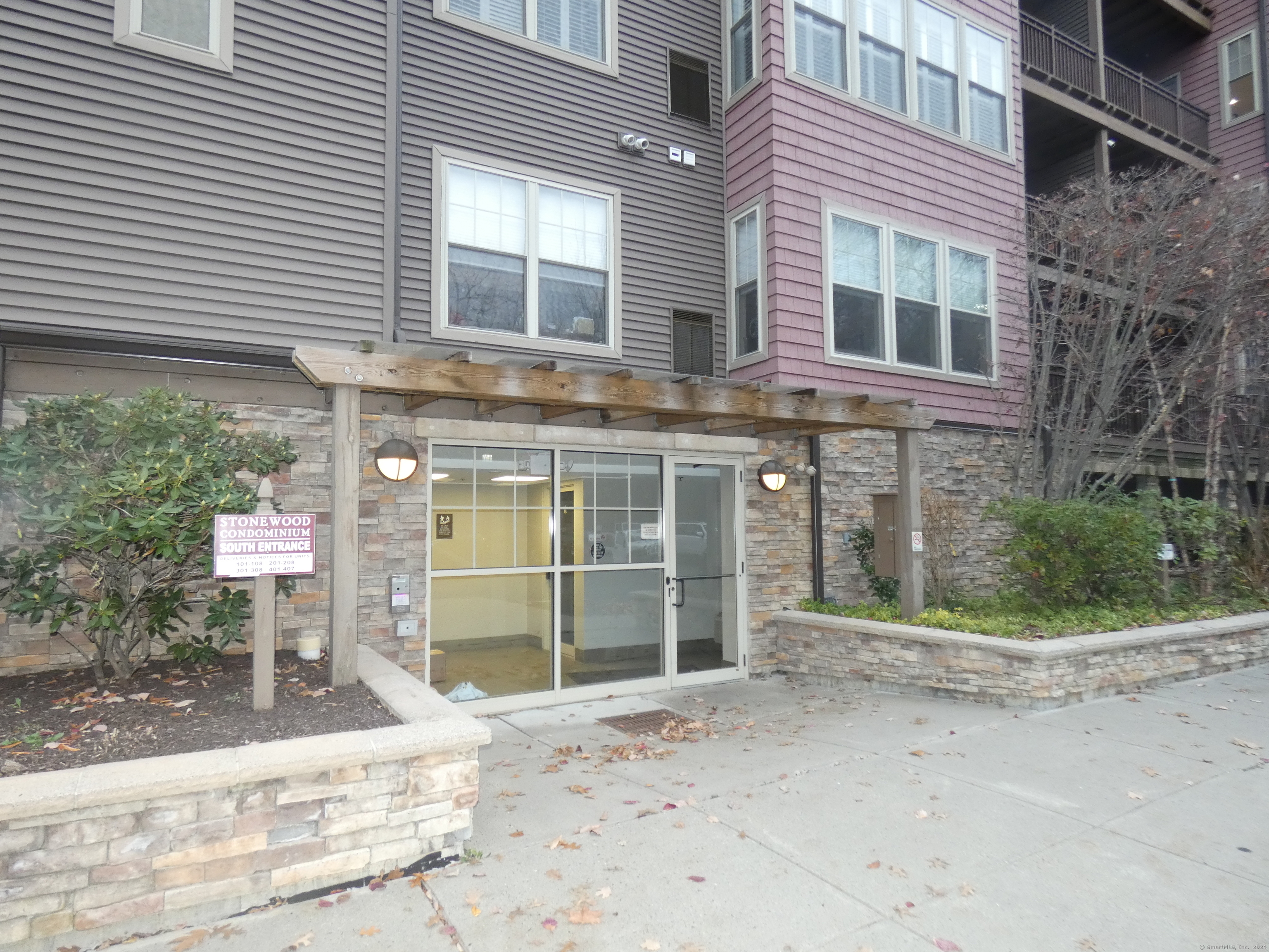 Property Photo:  100 Richards Avenue Apt 103  CT 06854 