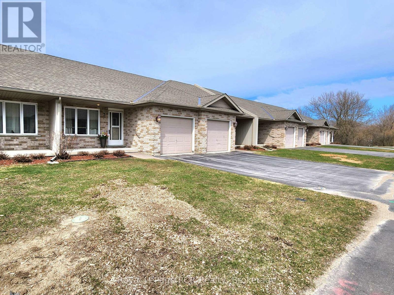 Property Photo: 302 Park Street West 3 ON N0G 1R0