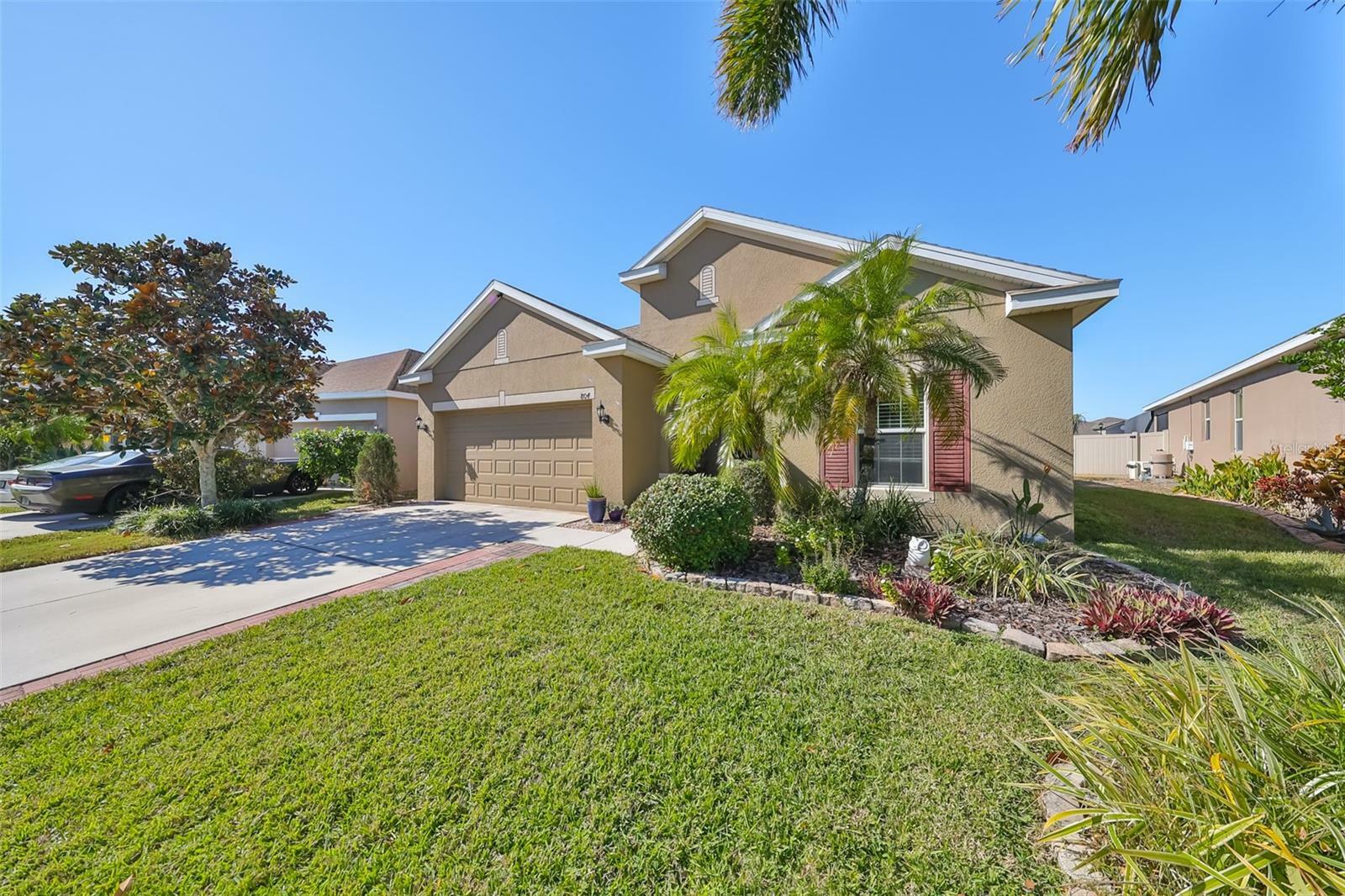 Property Photo:  804 Parker Den Drive  FL 33570 