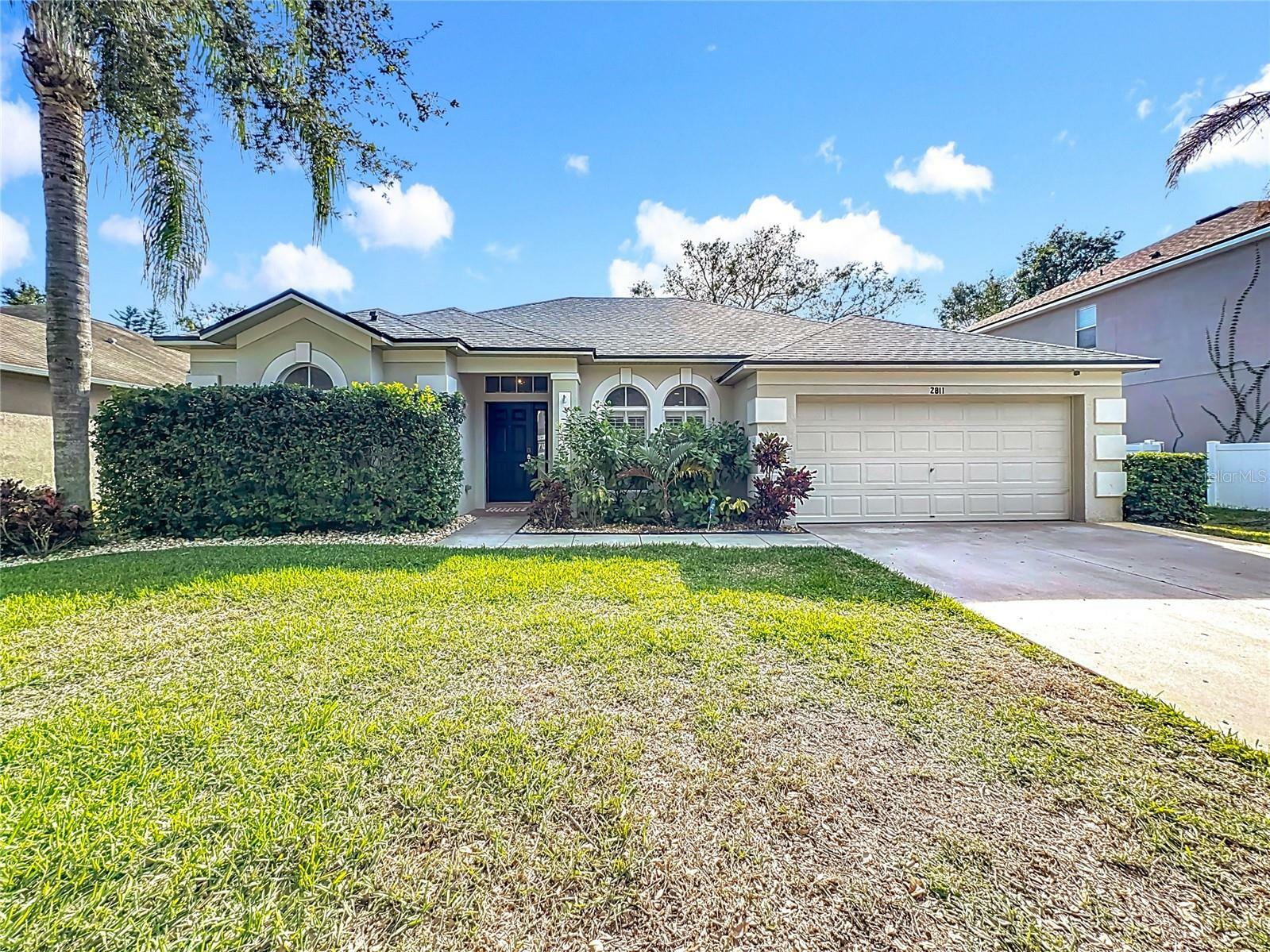 Property Photo:  2811 Windcrest Oaks Court  FL 33594 