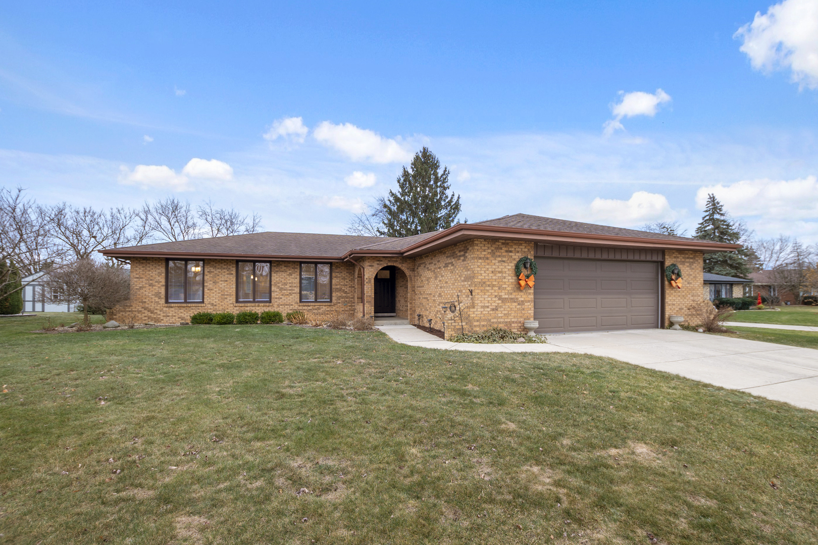 Property Photo:  8911 Butterfield Lane  IL 60462 