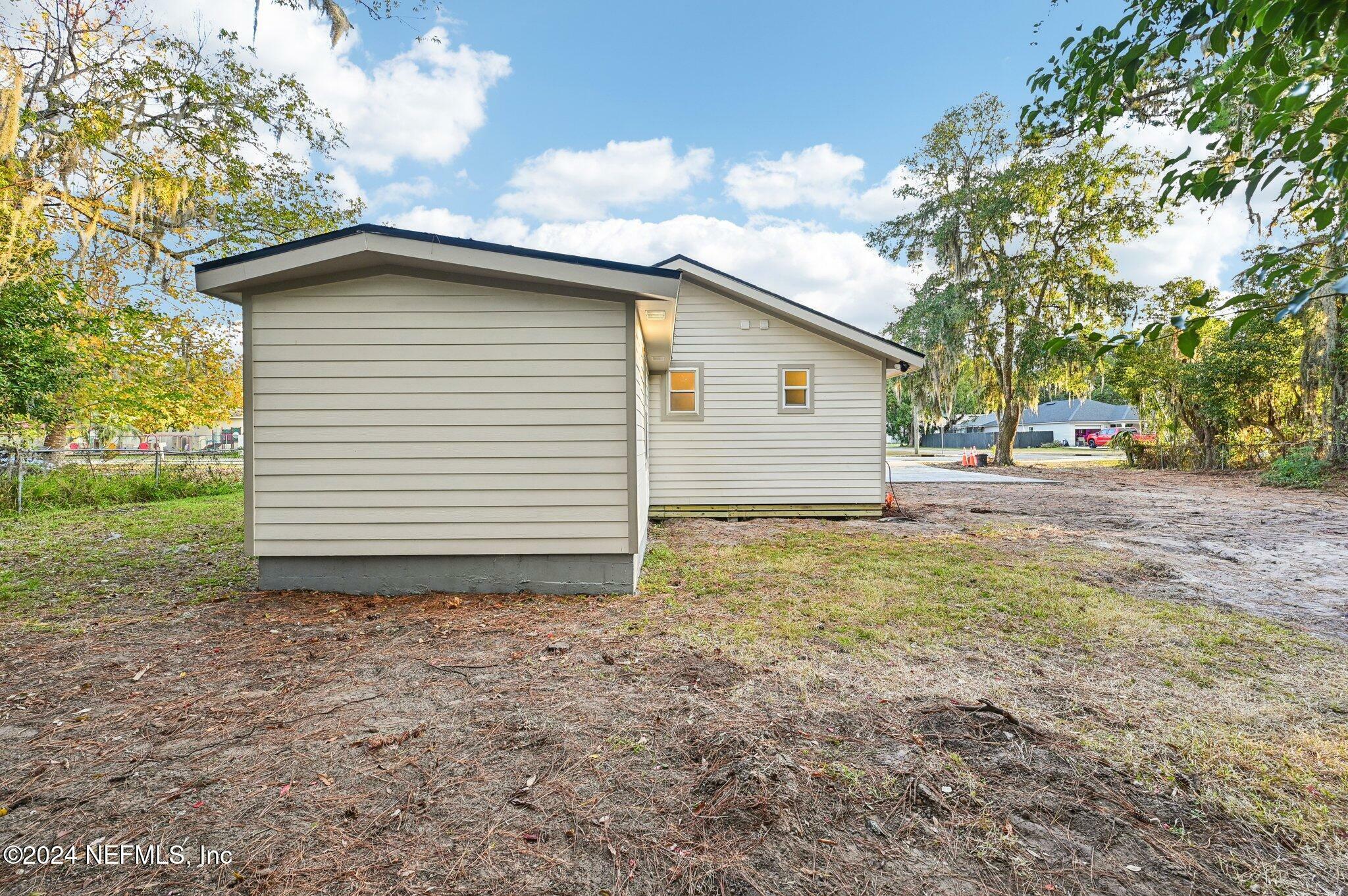 Property Photo:  1108 Martin Luther King Jr Boulevard  FL 32043 