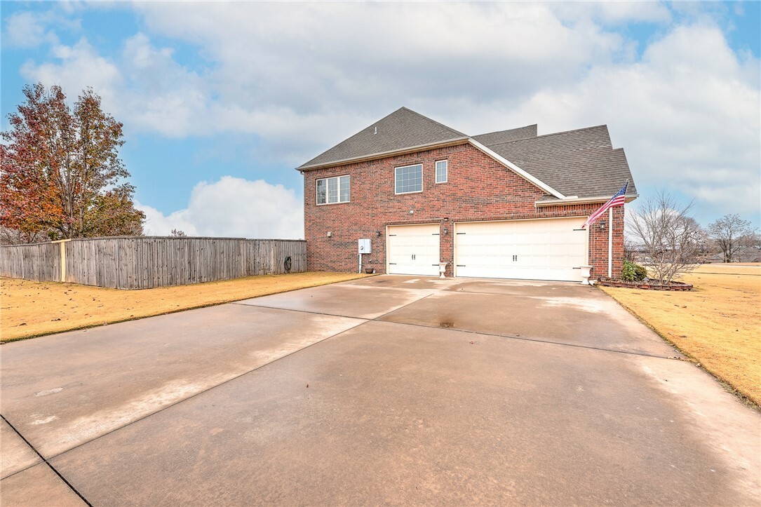 Property Photo:  700 Galahad Drive  AR 72762 