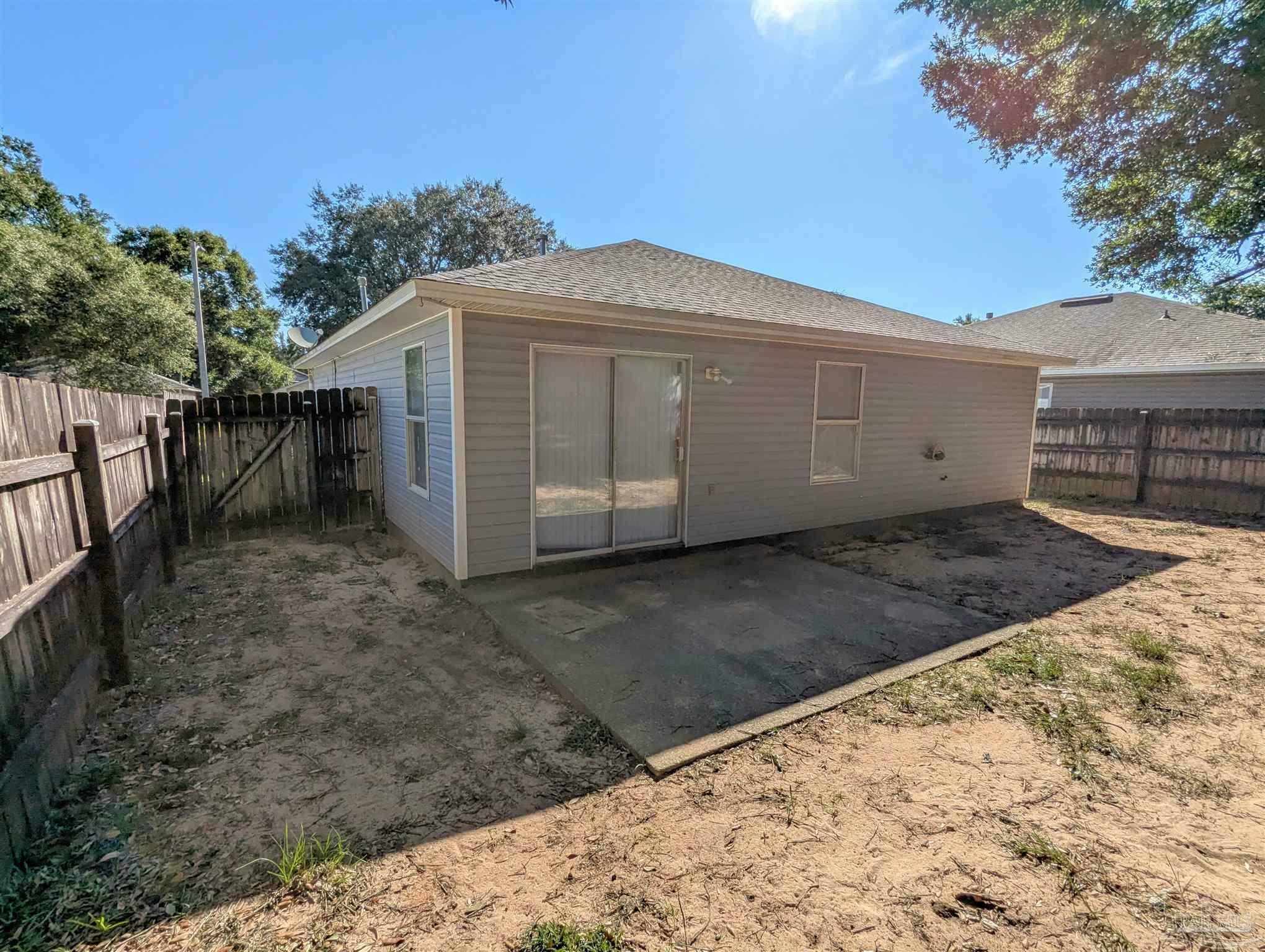 Property Photo:  1511 Galvin Ave  FL 32526 