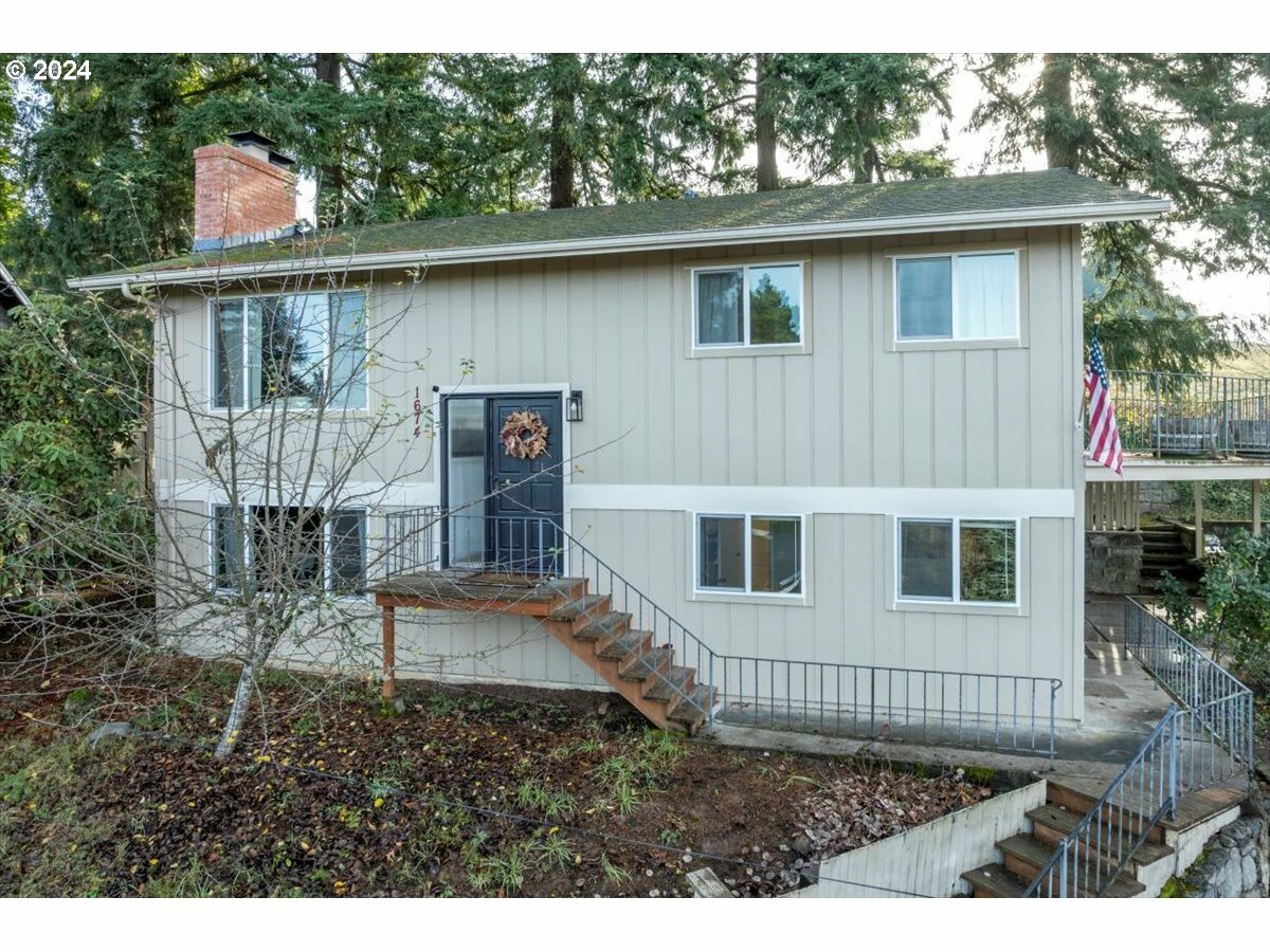 Property Photo:  1674 Fircrest Dr  OR 97034 