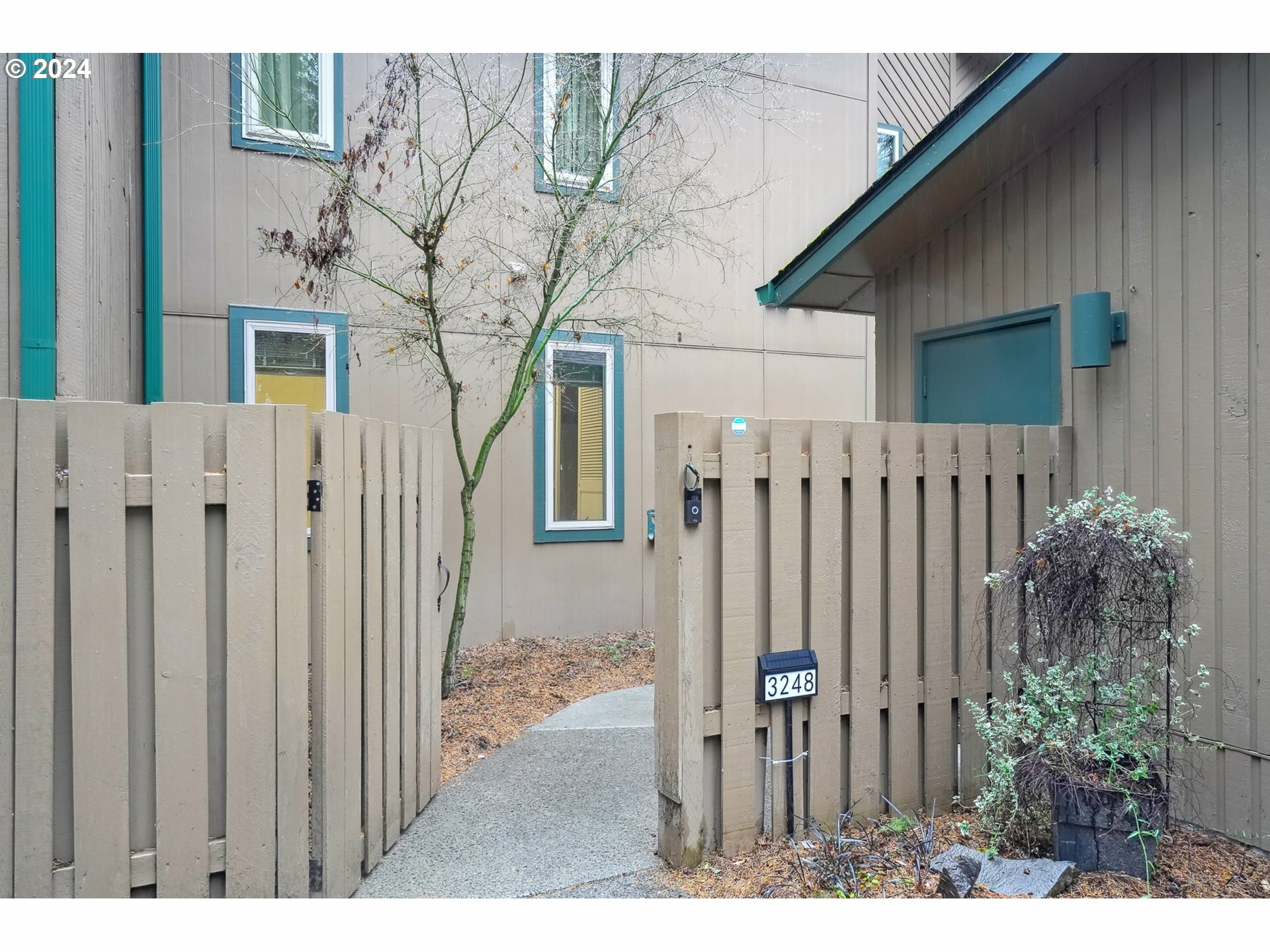 Property Photo:  3248 SE 153rd Ave  OR 97236 