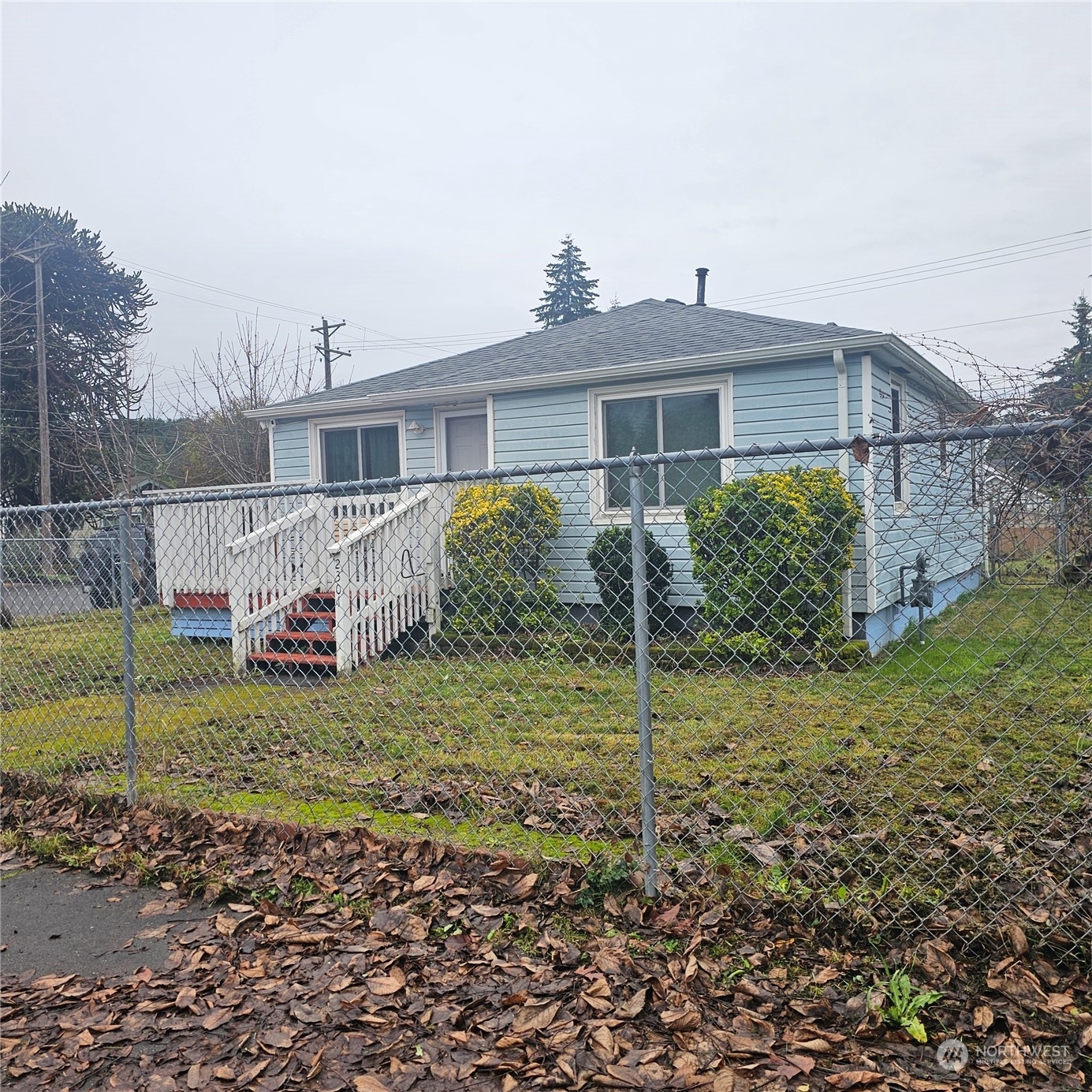 Property Photo:  2301 S Hosmer Street  WA 98405 