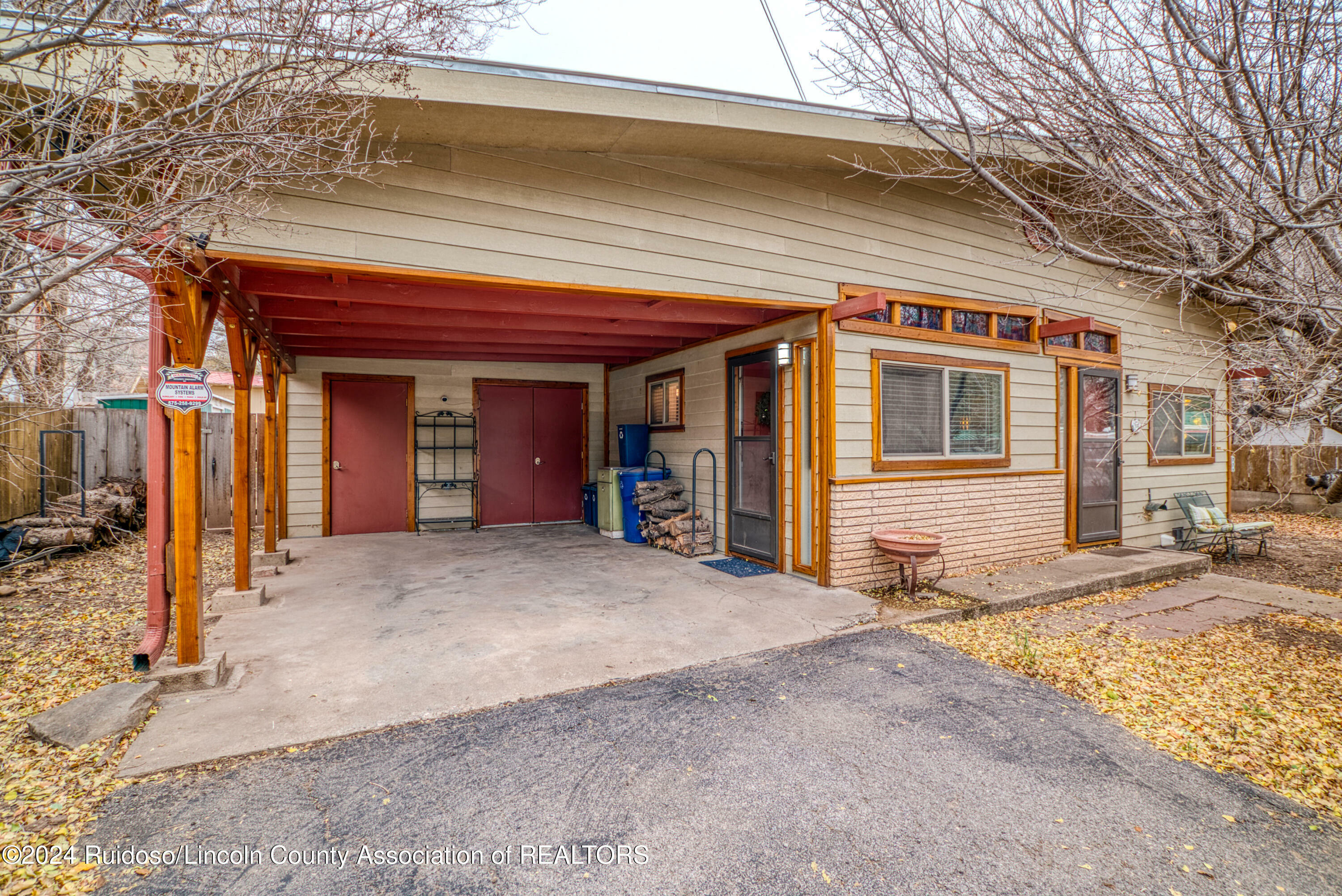 Property Photo: 203 Horton Circle NM 88345