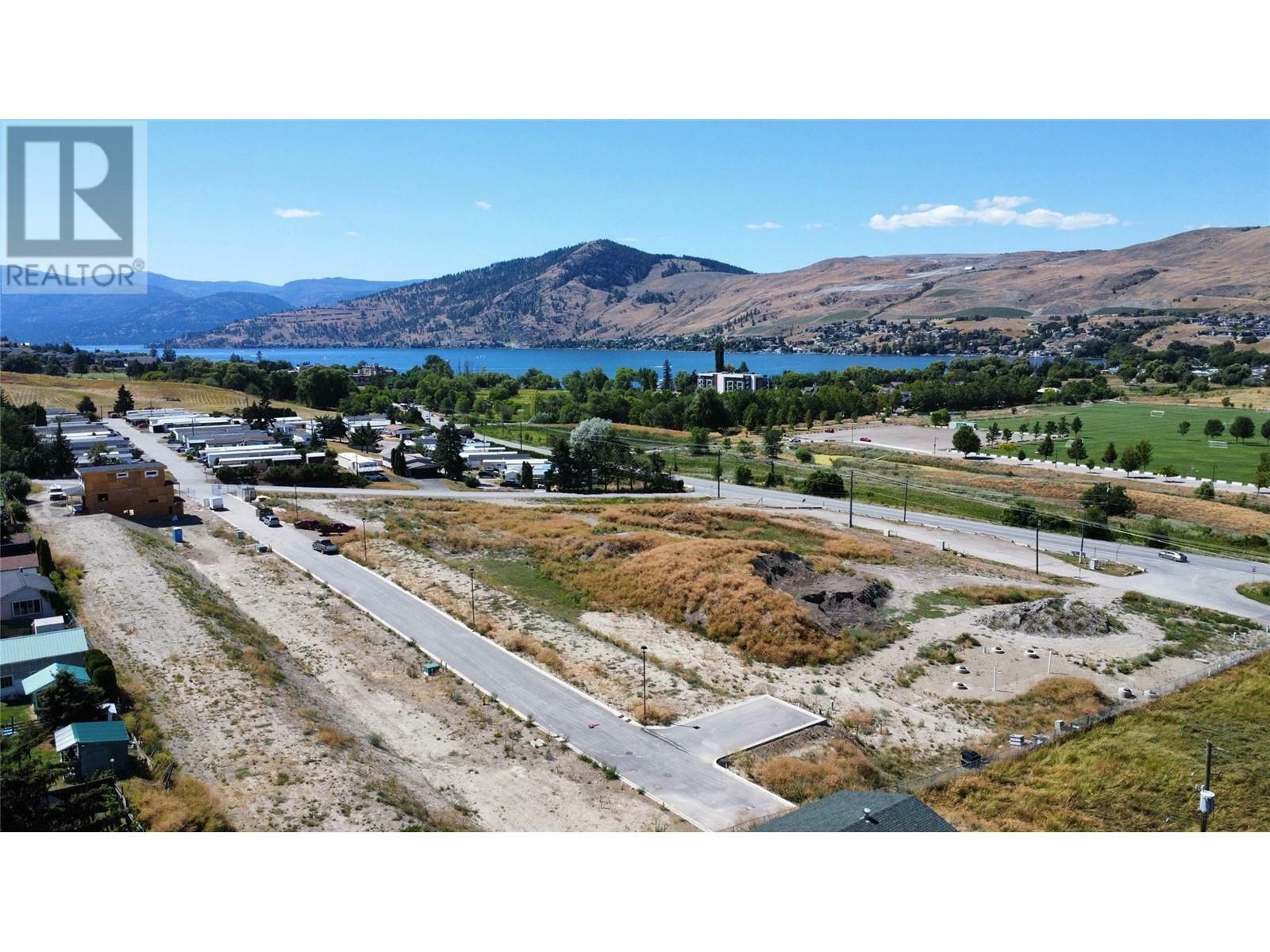 Photo de la propriété:  6758 Okanagan Avenue 7  BC V1H 1M2 