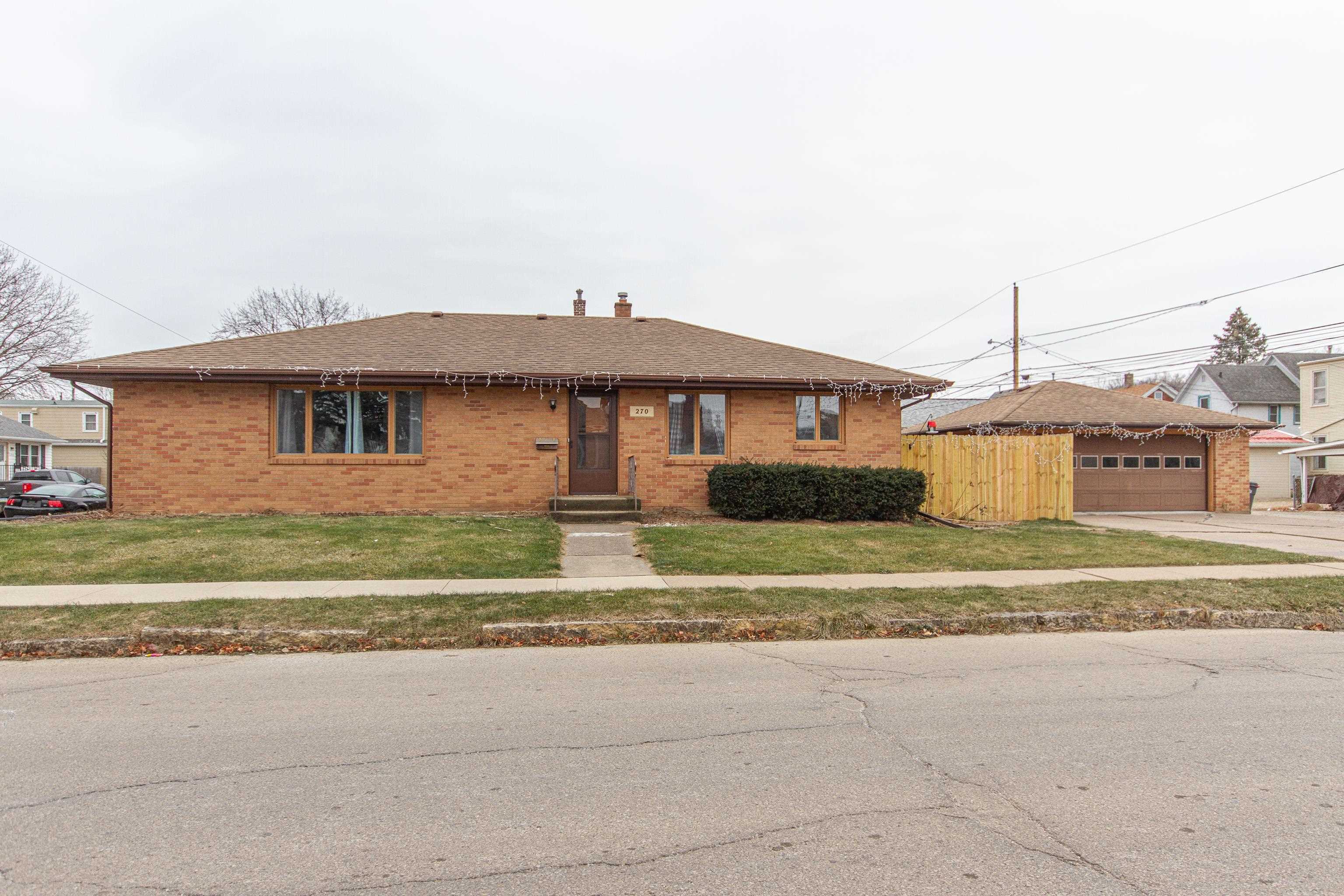 Property Photo:  270 E 29th Street  IA 52001 