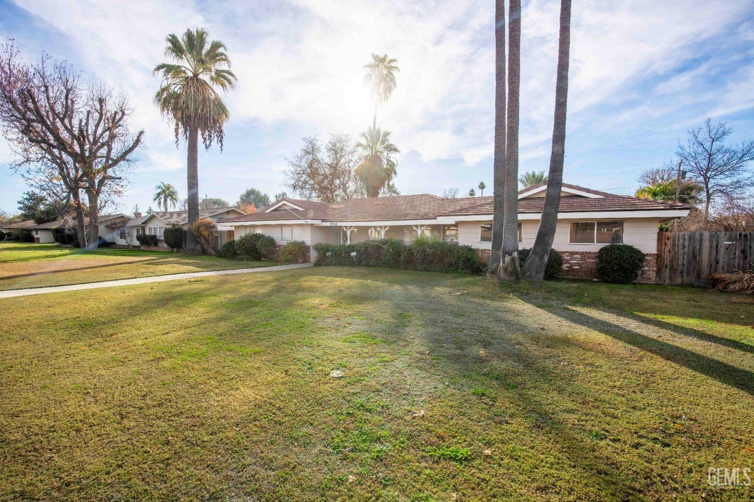 Property Photo:  5725 Olive Drive  CA 93308 