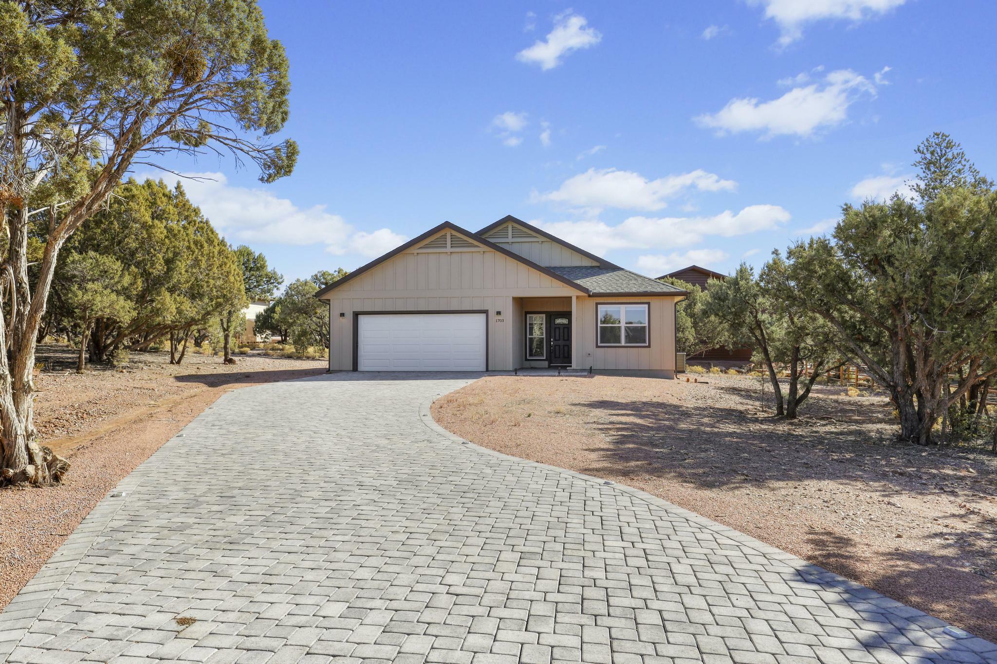 Property Photo:  1703 W Pilot Circle  AZ 85541 