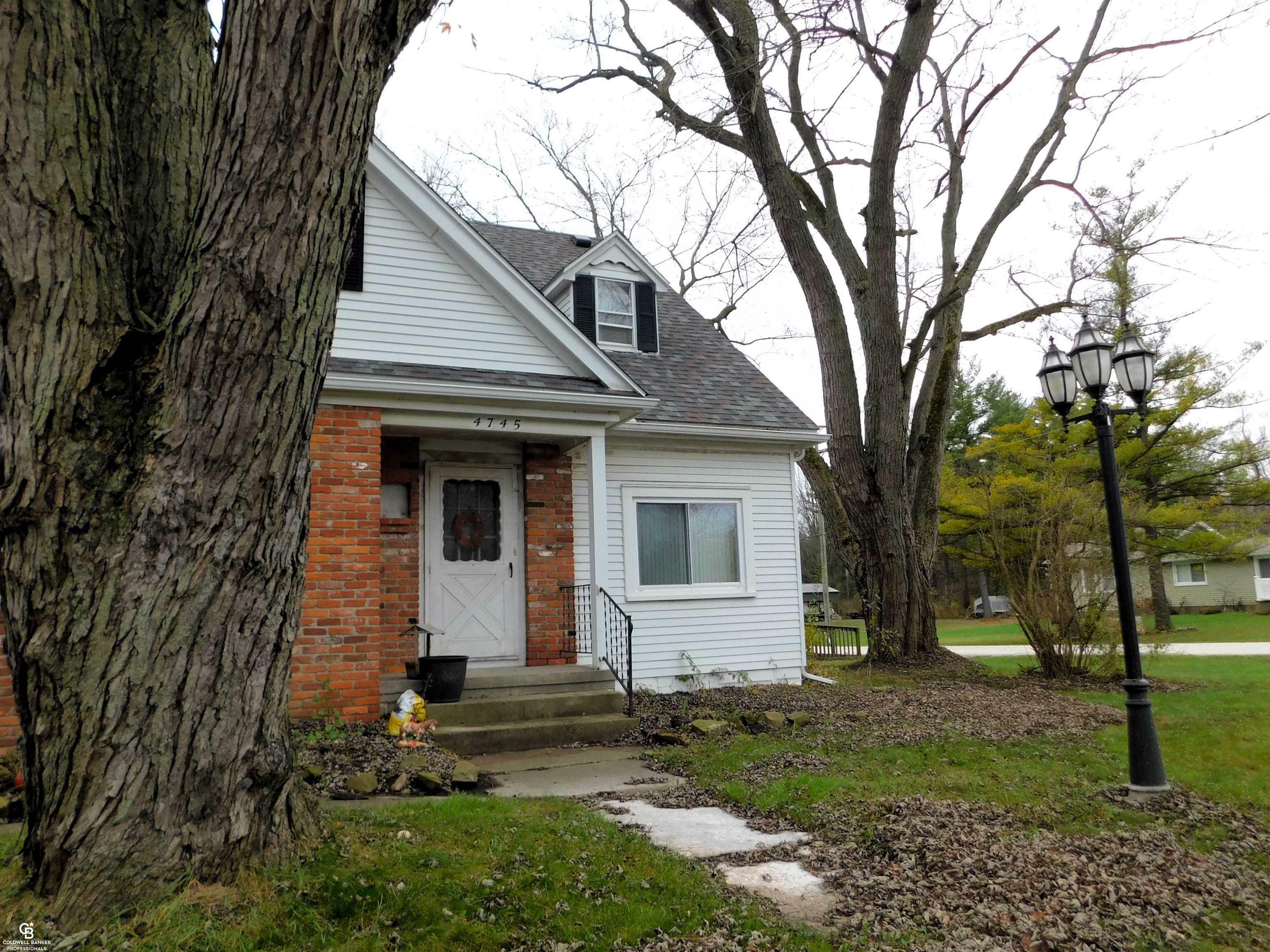 Property Photo:  4745 Fish Rd Road  MI 48074 