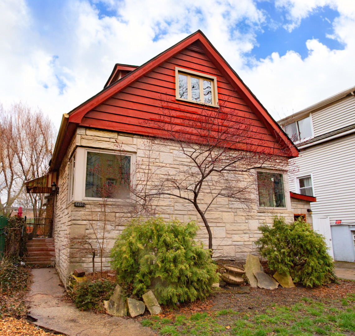 Property Photo:  6457 N Damen Avenue  IL 60645 